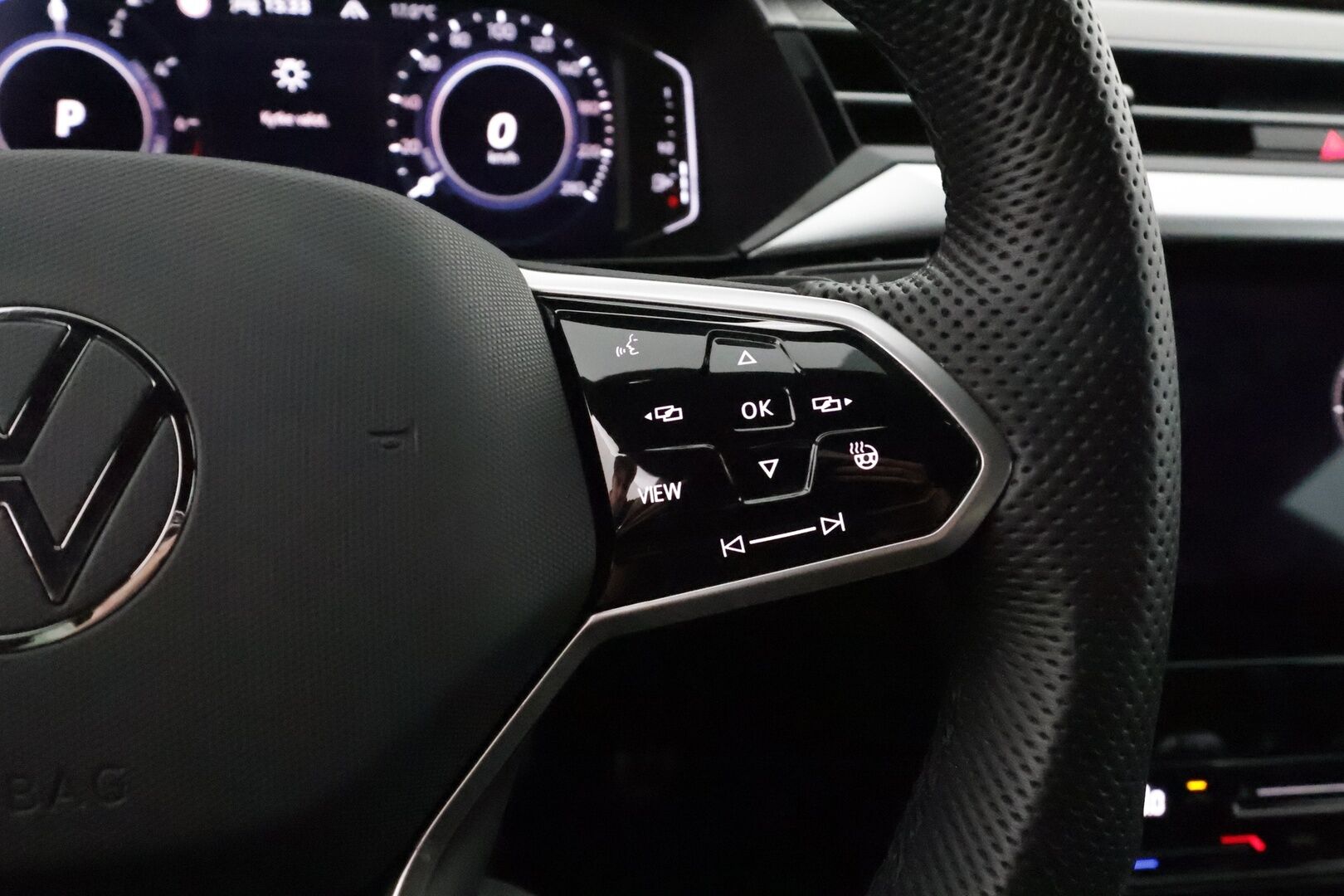 Volkswagen Arteon 2021 Shooting Brake R-Line eHybrid 160 kW DSG-automaatti - Suomiauto / Webasto / Matrix LED / Adapt.Vakkari / HUD / 360-Kamera / Nahka-Alcantara / Facelift / Huippuvarusteet!