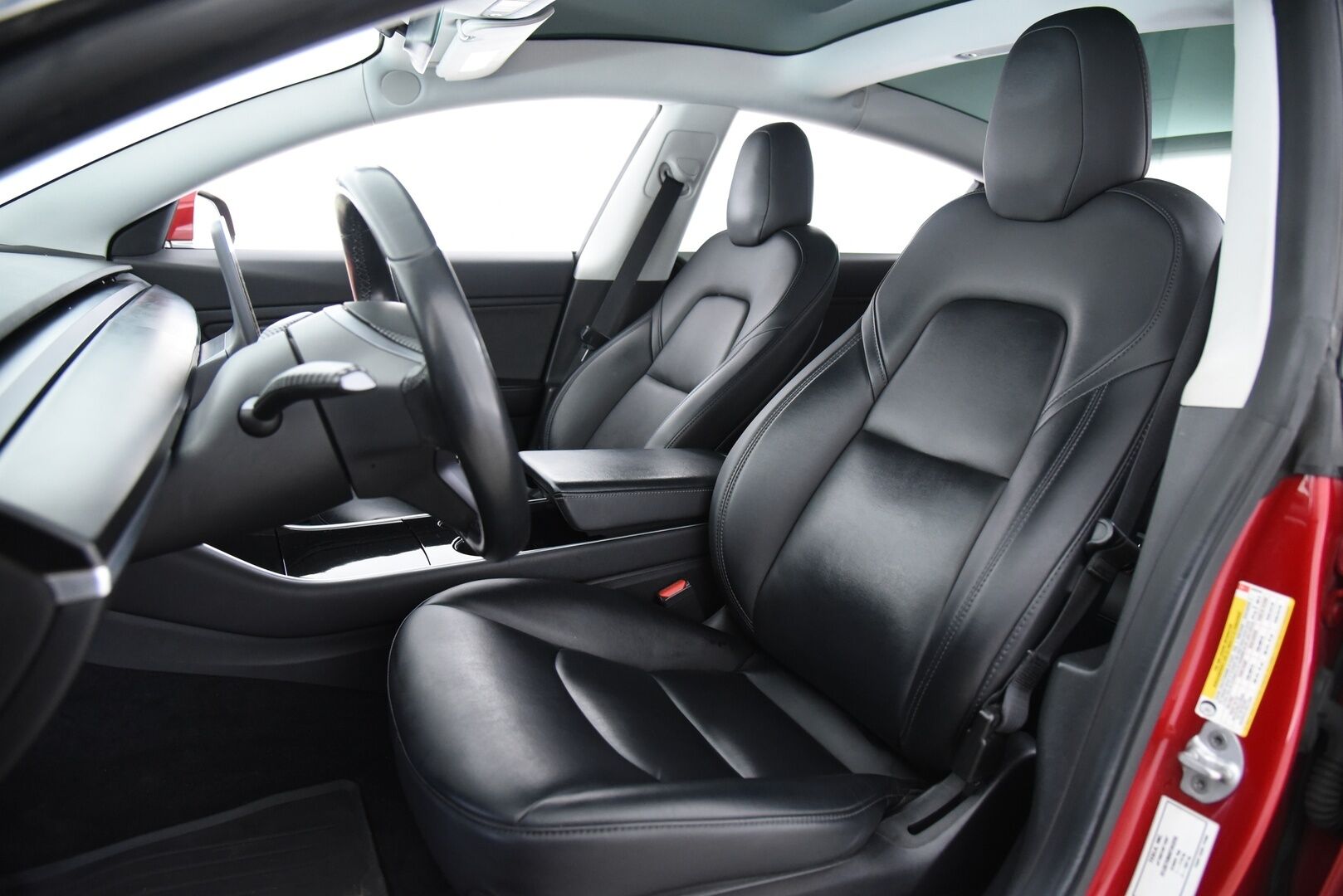 Tesla Model 3 2019 Long-Range Dual Motor AWD / Autopilot / P-Kamera / Premium Audio / Nahat / Lasikatto / Autopilot / - Kahdet renkaat omilla aluvanteilla / Akku kuntotarkistettu