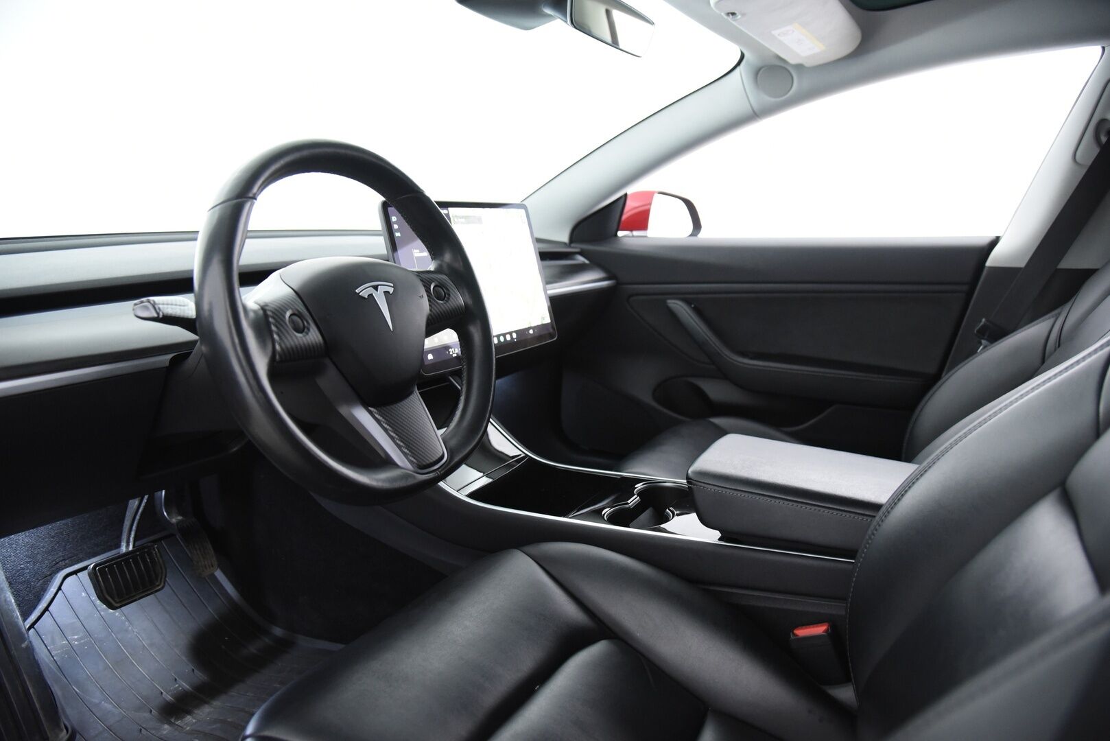 Tesla Model 3 2019 Long-Range Dual Motor AWD / Autopilot / P-Kamera / Premium Audio / Nahat / Lasikatto / Autopilot / - Kahdet renkaat omilla aluvanteilla / Akku kuntotarkistettu