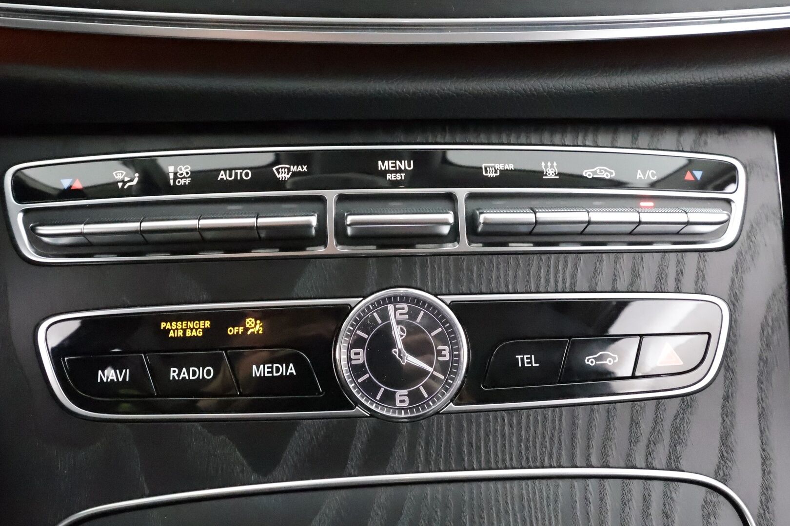 Mercedes-Benz E 2020 300 de A Business Avantgarde EQ Power * Burmester / Distronic+ / Multibeam / P.kamera / Sportpenkit / Koukku / Navi * - Huippuvarusteltu - HULLUT AVAJAISHULINAT KORKOTARJOUS 3,29 %