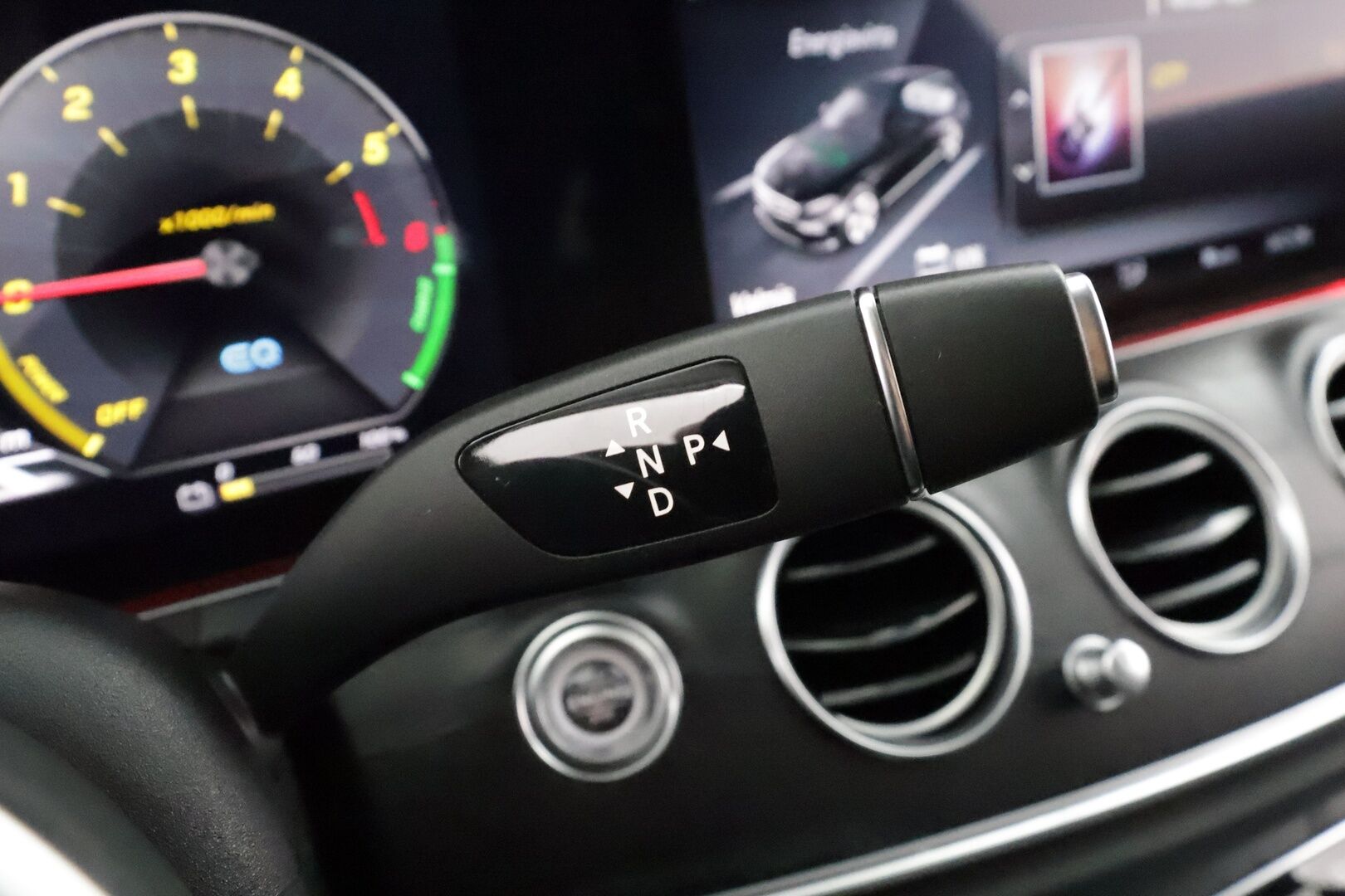 Mercedes-Benz E 2020 300 de A Business Avantgarde EQ Power * Burmester / Distronic+ / Multibeam / P.kamera / Sportpenkit / Koukku / Navi * - Huippuvarusteltu - HULLUT AVAJAISHULINAT KORKOTARJOUS 3,29 %