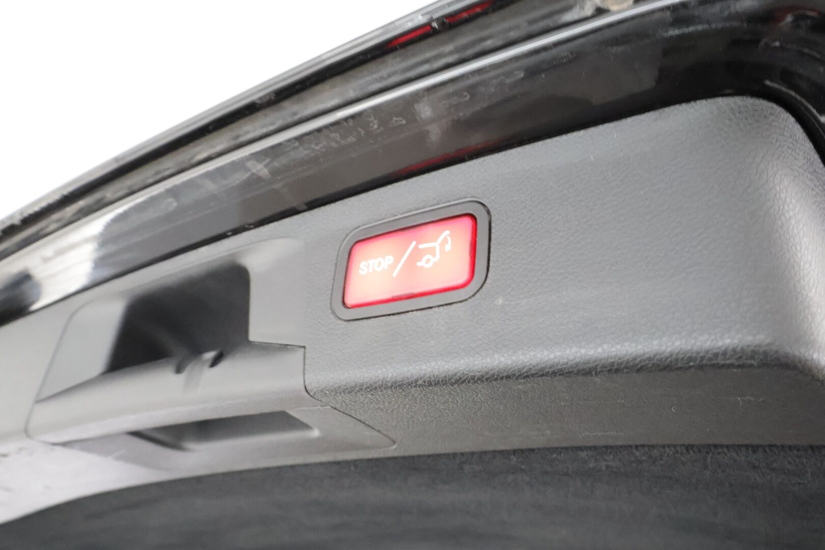 Mercedes-Benz E 2020 300 de A Business Avantgarde EQ Power * Burmester / Distronic+ / Multibeam / P.kamera / Sportpenkit / Koukku / Navi * - Huippuvarusteltu - HULLUT AVAJAISHULINAT KORKOTARJOUS 3,29 %