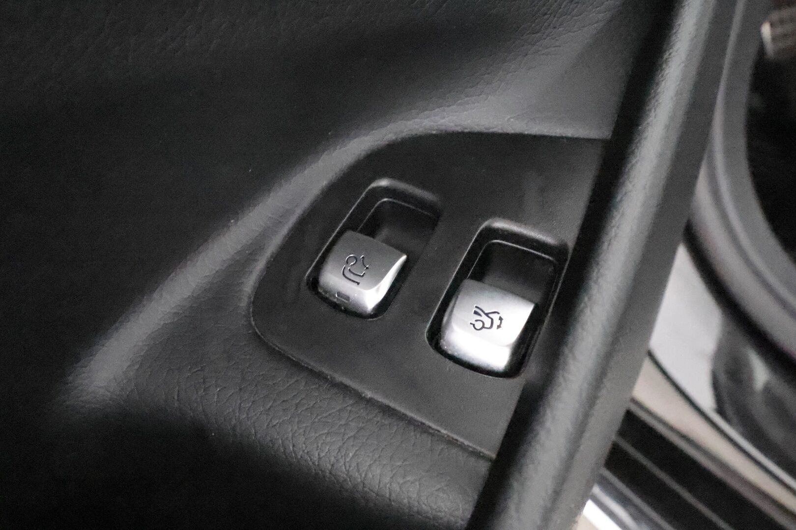 Mercedes-Benz E 2020 300 de A Business Avantgarde EQ Power * Burmester / Distronic+ / Multibeam / P.kamera / Sportpenkit / Koukku / Navi * - Huippuvarusteltu - HULLUT AVAJAISHULINAT KORKOTARJOUS 3,29 %