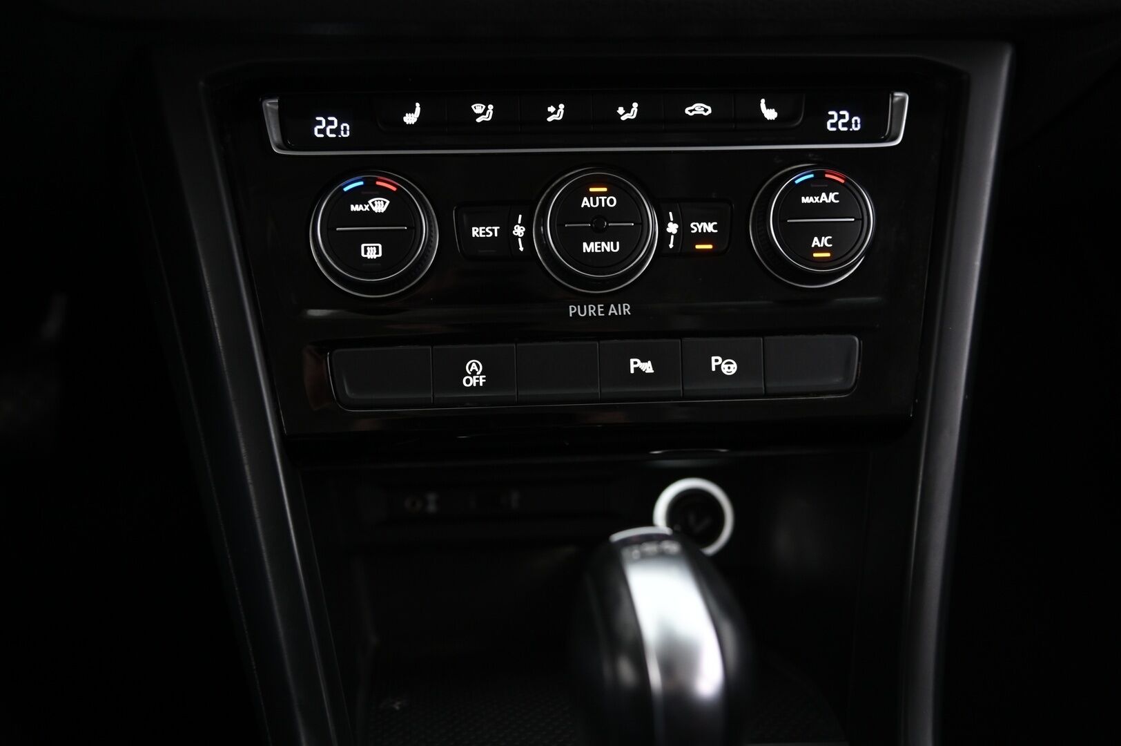 Volkswagen Touran 2016 Comfortline 1,4 TSI 110 kW (150 hv) DSG-automaatti - 7-paikkainen | Jakopää juuri tehty | ACC | Navi | Koukku | Lohko+pistoke | Tutkat | 2X renkaat 