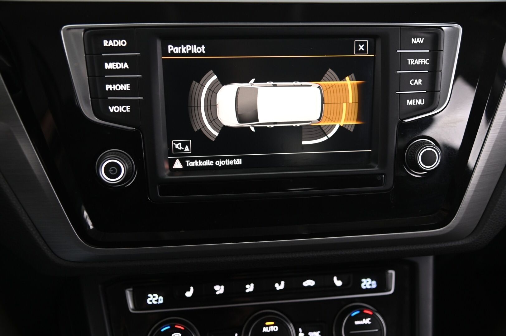Volkswagen Touran 2016 Comfortline 1,4 TSI 110 kW (150 hv) DSG-automaatti - 7-paikkainen | Jakopää juuri tehty | ACC | Navi | Koukku | Lohko+pistoke | Tutkat | 2X renkaat 