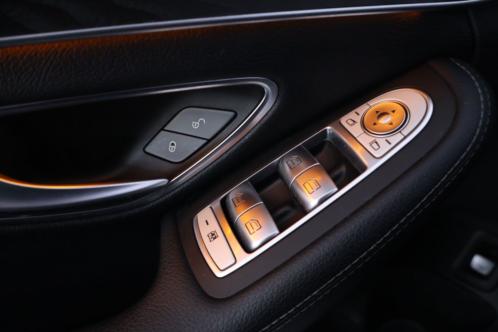 Mercedes-Benz C 2018 C 220 d 4MATIC AMG - * AMG / Burmester / Panoraama / Koukku / LED / BC-Racing / Nahat *