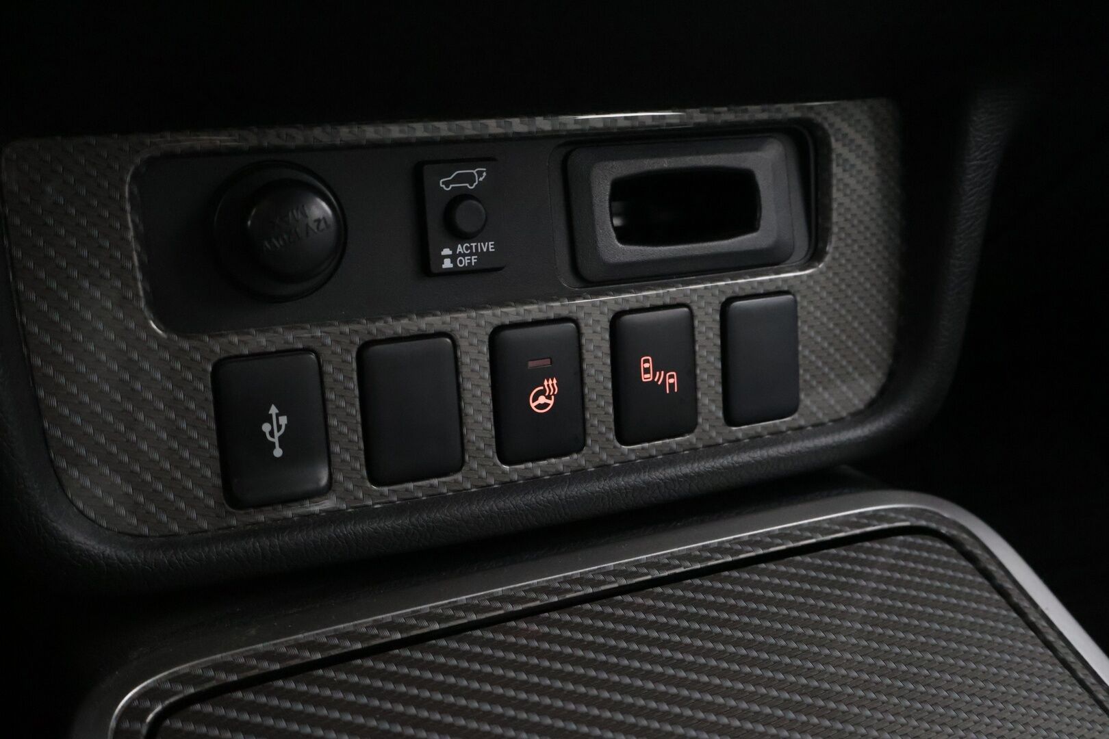 Mitsubishi Outlander 2019 2.4 Instyle Business 13kWh 4WD - *Adapt.Vak / Vetokoukku / Vaaleat Nahat / 360 Kamera / BLIS / CarPlay*