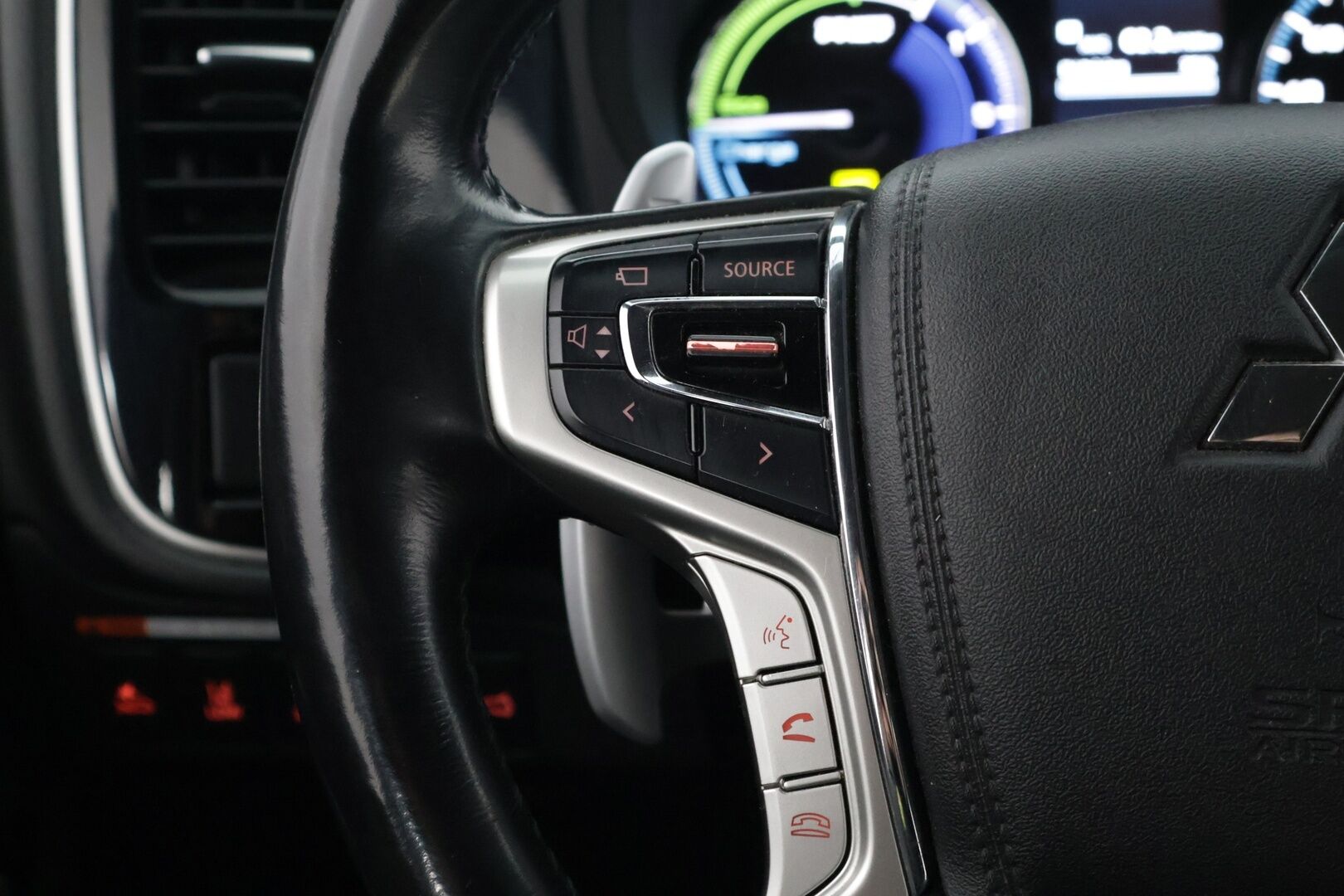 Mitsubishi Outlander 2019 2.4 Instyle Business 13kWh 4WD - *Adapt.Vak / Vetokoukku / Vaaleat Nahat / 360 Kamera / BLIS / CarPlay*