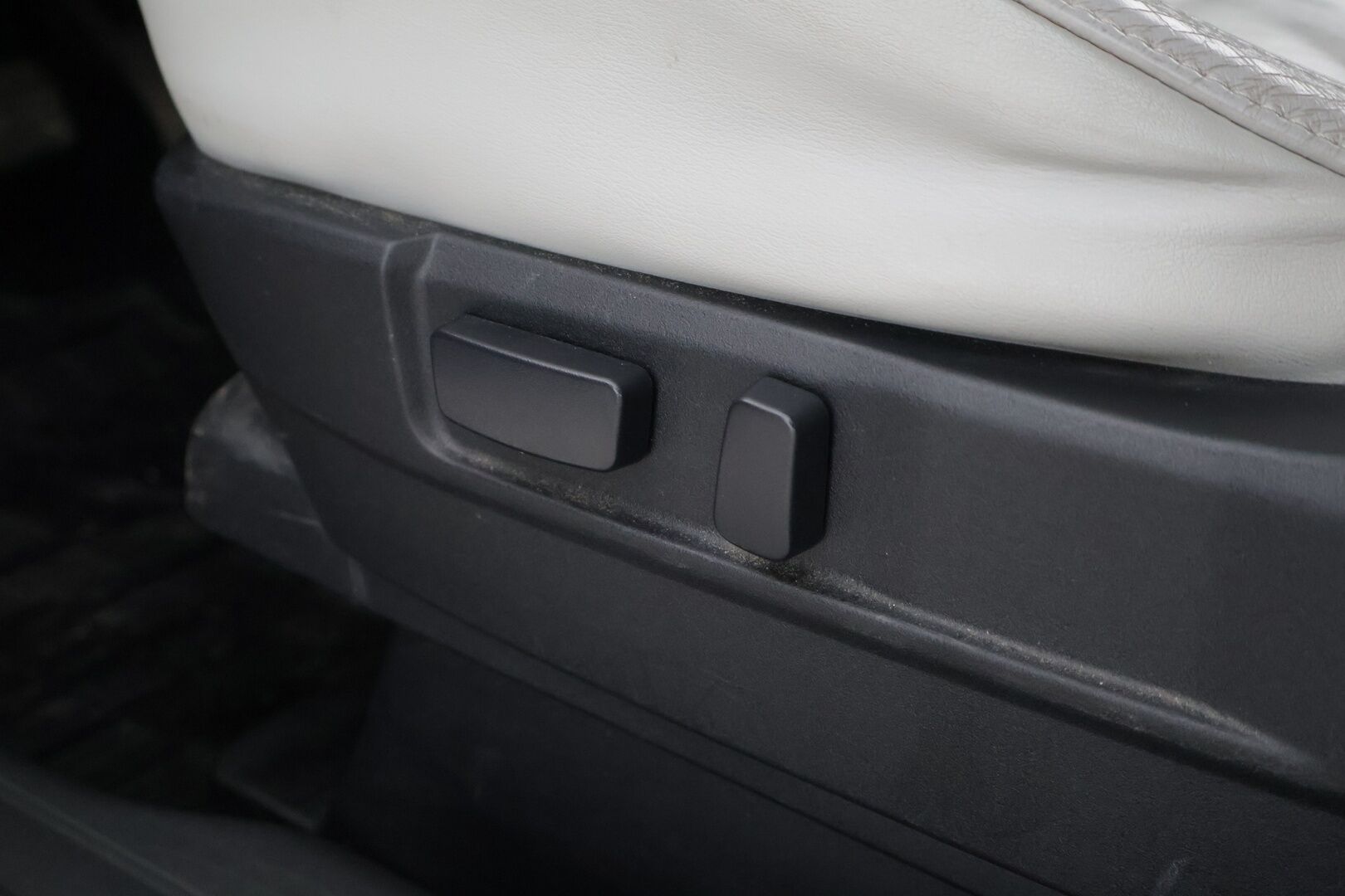 Mitsubishi Outlander 2019 2.4 Instyle Business 13kWh 4WD - *Adapt.Vak / Vetokoukku / Vaaleat Nahat / 360 Kamera / BLIS / CarPlay*