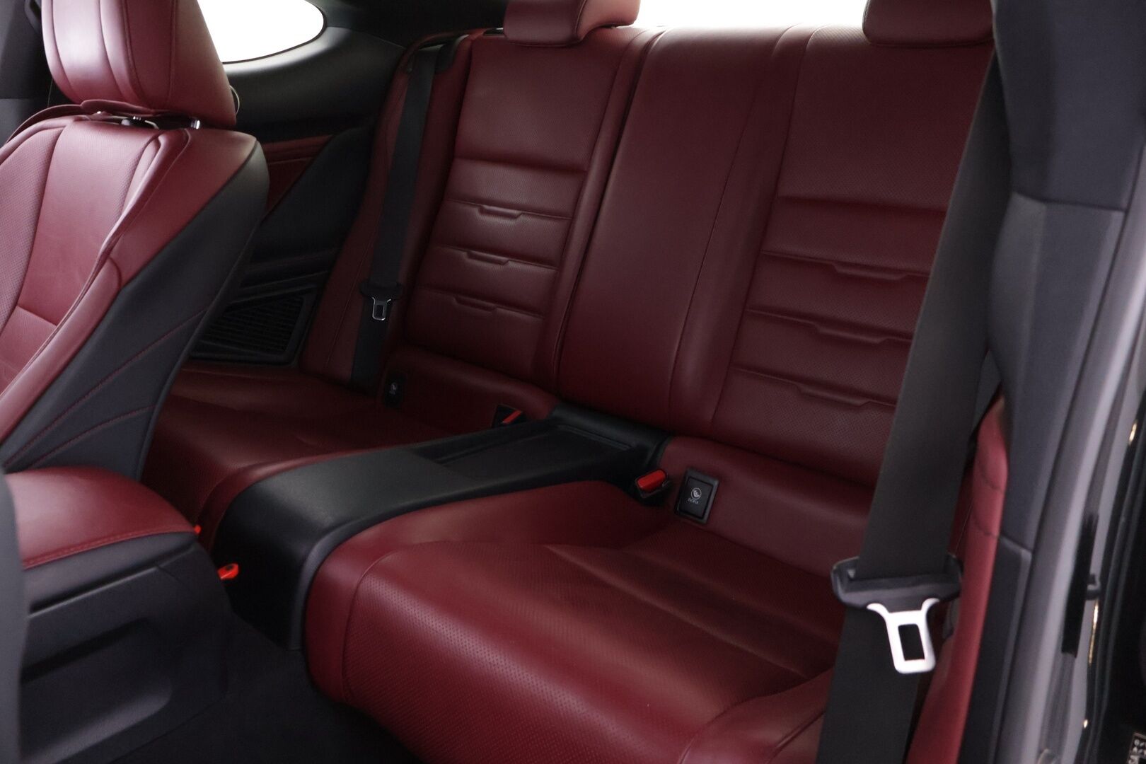 Lexus RC 2018 300h Hybrid A F Sport - | Juuri katsastettu! | Ilmastoidut nahkapenkit | Mark Levinson | Ratinlämmitin | Kaistavahti | P-Kamera | Kuljet istuin muistilla | Digimittari | Vakkari |