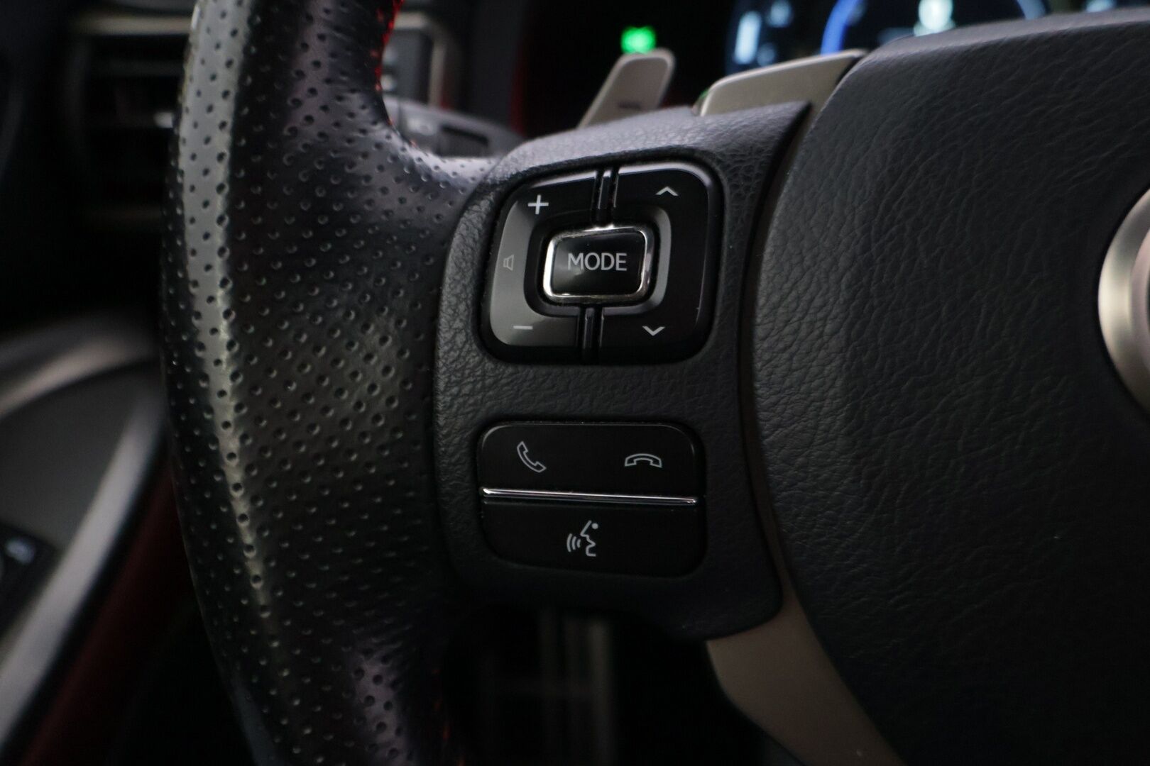 Lexus RC 2018 300h Hybrid A F Sport - | Juuri katsastettu! | Ilmastoidut nahkapenkit | Mark Levinson | Ratinlämmitin | Kaistavahti | P-Kamera | Kuljet istuin muistilla | Digimittari | Vakkari |