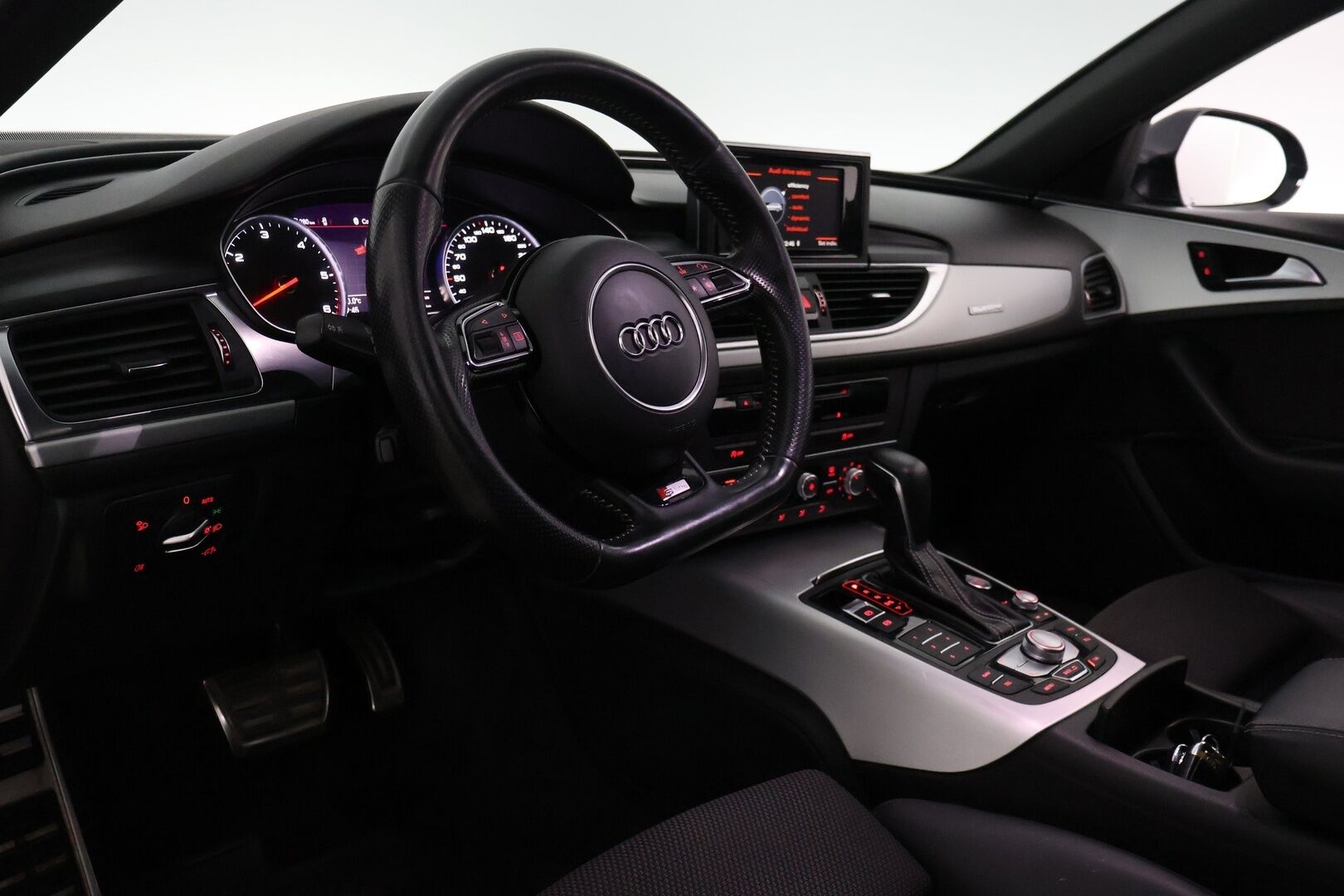 Audi A6 2018 Avant S line Business Sport 2,0 TDI 140 kW quattro S tronic - | Webasto | LED | Koukku | Flat bottom | Tutkat | Vakkari | Hihna tehty 8/2025 |