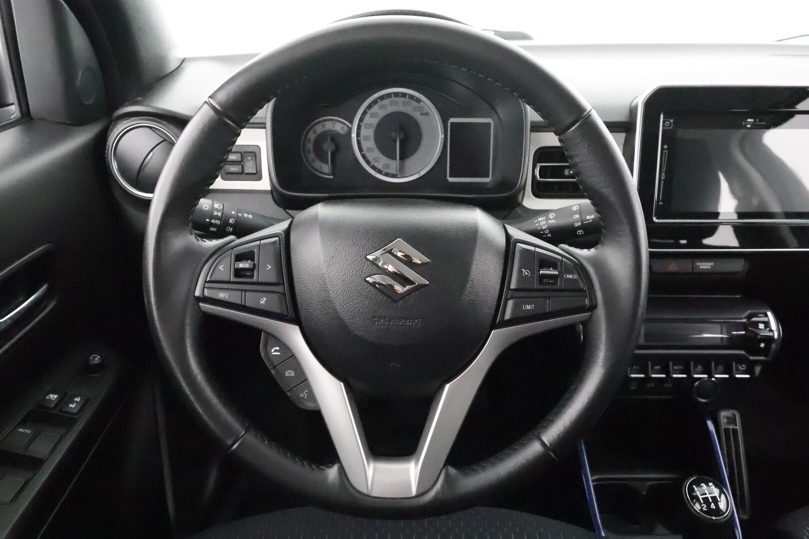 Suzuki Ignis 2021 1,2 DUALJET 4WD GLX 5MT HYBRID * Suomi-auto / Vakkari / P.kamera / LED / Navi / Lohkolämmitin * - Kahdet renkaat aluvanteilla / Merkkihuollettu