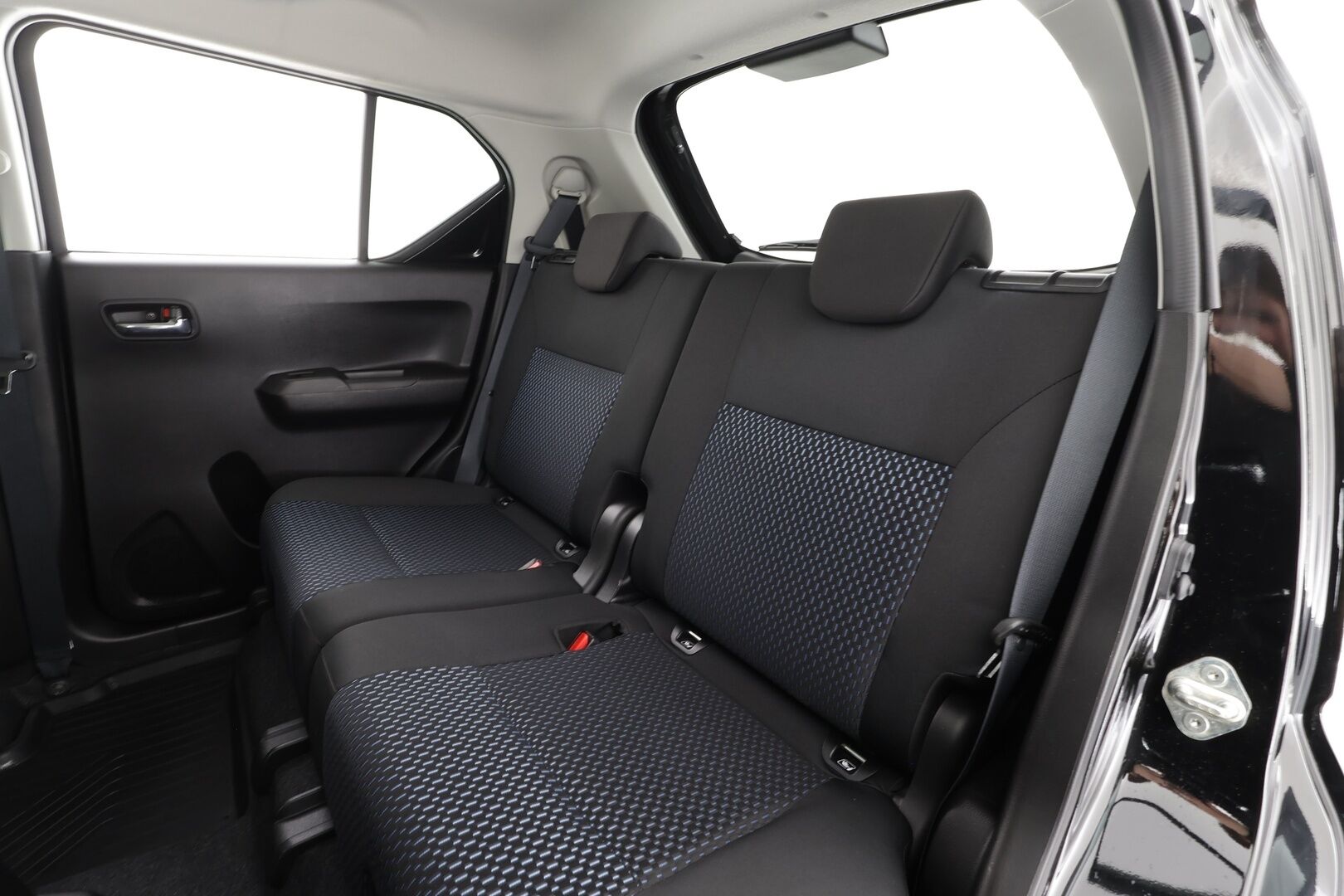 Suzuki Ignis 2021 1,2 DUALJET 4WD GLX 5MT HYBRID * Suomi-auto / Vakkari / P.kamera / LED / Navi / Lohkolämmitin * - Kahdet renkaat aluvanteilla / Merkkihuollettu