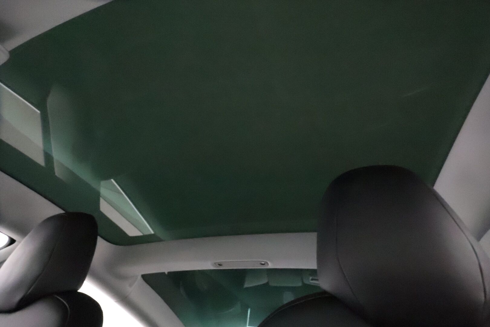 Tesla Model 3 2020 Long Range Dual Motor AWD *Adapt.vakkari / Lasikatto / Premium Audio / Autopilot / Nahkasisusta / P.kamera* - Juuri katsastettu! / Kahdet renkaat aluvanteilla