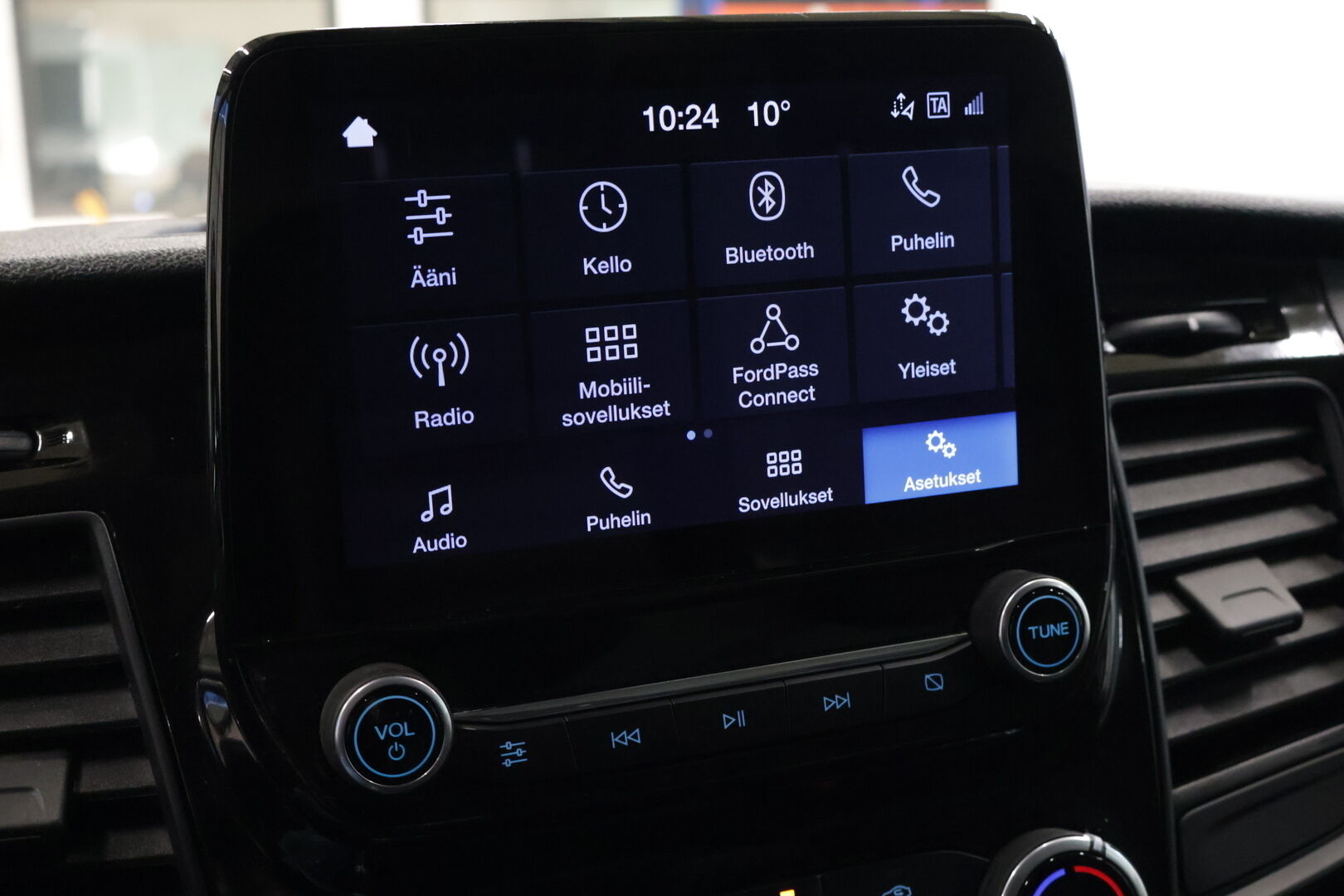 Ford Transit 2021 Van 350 2,0 TDCi 170 hv M6 Neliveto Trail L3H2 4,1 *1.OM Suomi-auto / Webasto / P.Kamera / ALV-väh. / Merkkihuollettu* - *2x Renkaat / Nahat / Työkaluhylly / Kylkiputket / Led-lisävalot* - HULLUT AVAJAISHULINAT KORKOTARJOUS 3,29 %