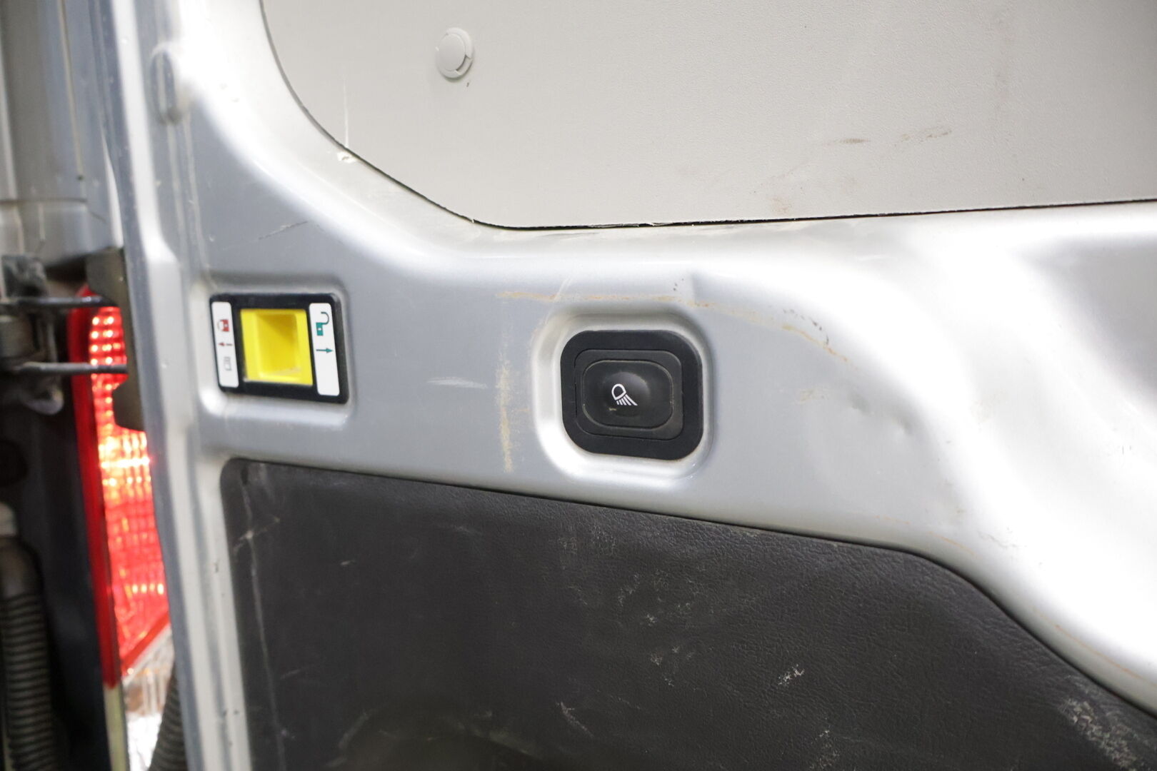 Ford Transit 2021 Van 350 2,0 TDCi 170 hv M6 Neliveto Trail L3H2 4,1 *1.OM Suomi-auto / Webasto / P.Kamera / ALV-väh. / Merkkihuollettu* - *2x Renkaat / Nahat / Työkaluhylly / Kylkiputket / Led-lisävalot* - HULLUT AVAJAISHULINAT KORKOTARJOUS 3,29 %