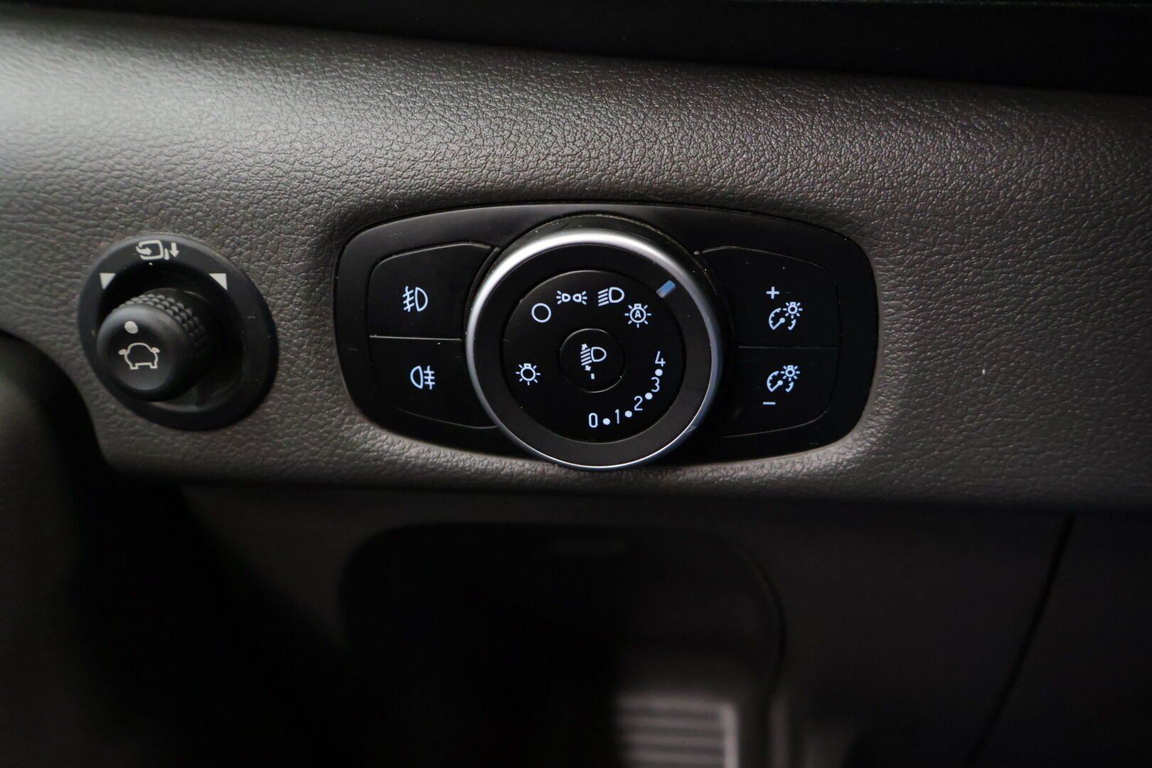 Ford Transit 2021 Van 350 2,0 TDCi 170 hv M6 Neliveto Trail L3H2 4,1 *1.OM Suomi-auto / Webasto / P.Kamera / ALV-väh. / Merkkihuollettu* - *2x Renkaat / Nahat / Työkaluhylly / Kylkiputket / Led-lisävalot* - HULLUT AVAJAISHULINAT KORKOTARJOUS 3,29 %