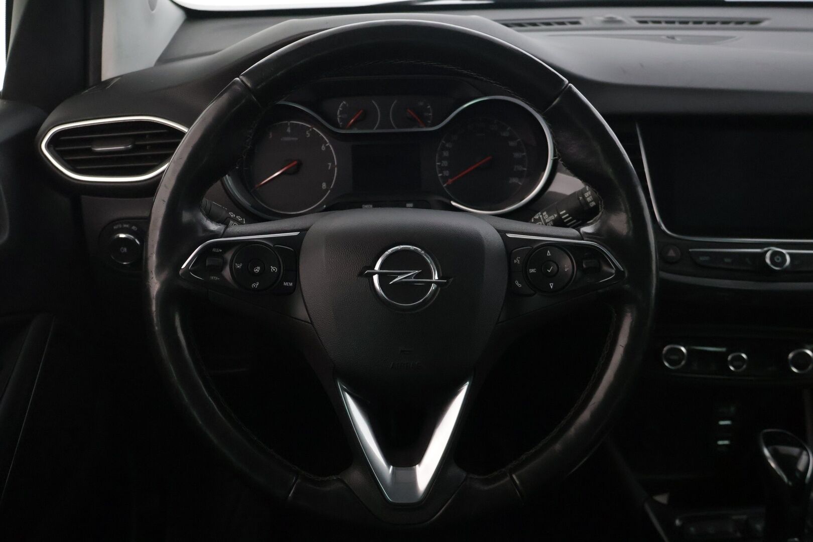 Opel Crossland 2021 Innovation Plus 130 Turbo A - | Vakionopeudensäädin | 360-kamera | BLIS | Peruutuskamera | Tutkat edessä ja takana | Navi | Lämmitetty ratti | Lohkolämmitin sisäpistokkeella | Jakopää tehty |