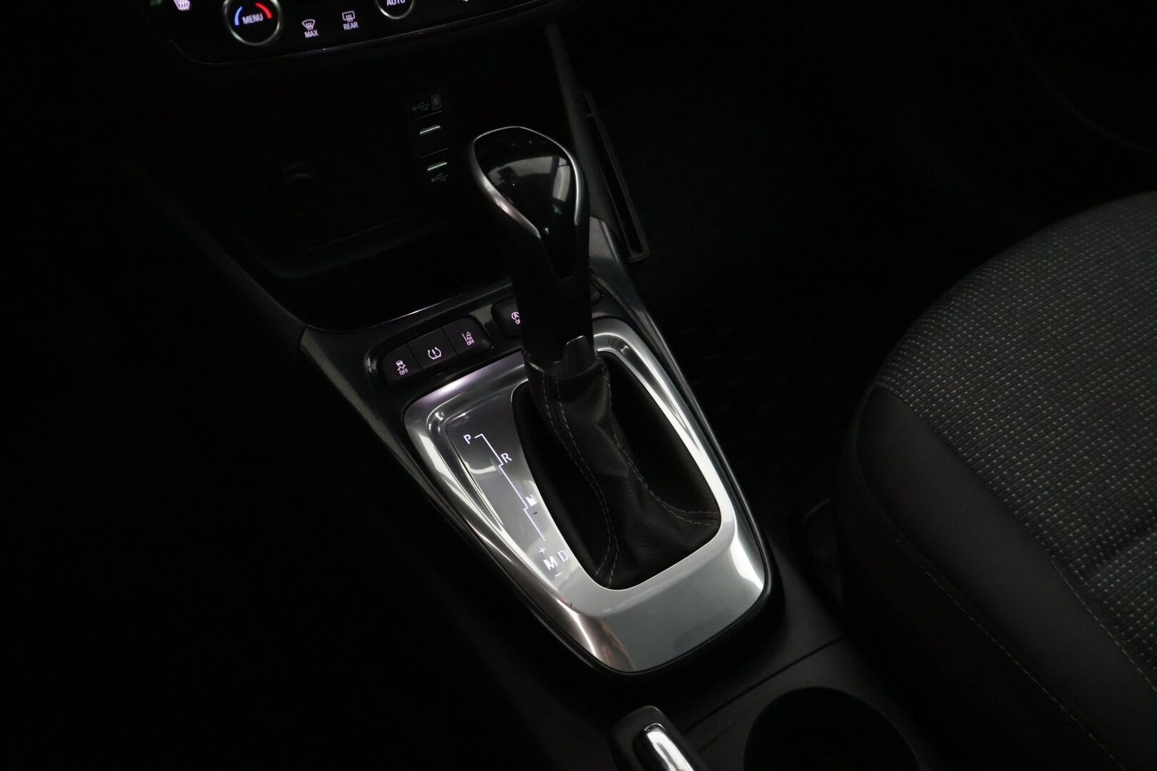 Opel Crossland 2021 Innovation Plus 130 Turbo A - | Vakionopeudensäädin | 360-kamera | BLIS | Peruutuskamera | Tutkat edessä ja takana | Navi | Lämmitetty ratti | Lohkolämmitin sisäpistokkeella | Jakopää tehty |