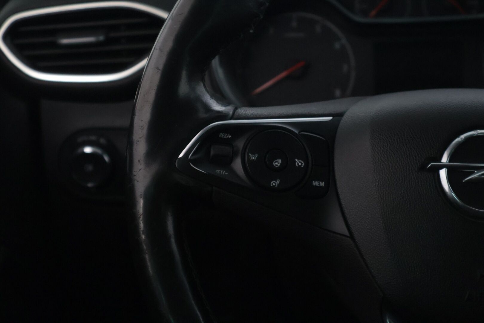 Opel Crossland 2021 Innovation Plus 130 Turbo A - | Vakionopeudensäädin | 360-kamera | BLIS | Peruutuskamera | Tutkat edessä ja takana | Navi | Lämmitetty ratti | Lohkolämmitin sisäpistokkeella | Jakopää tehty |