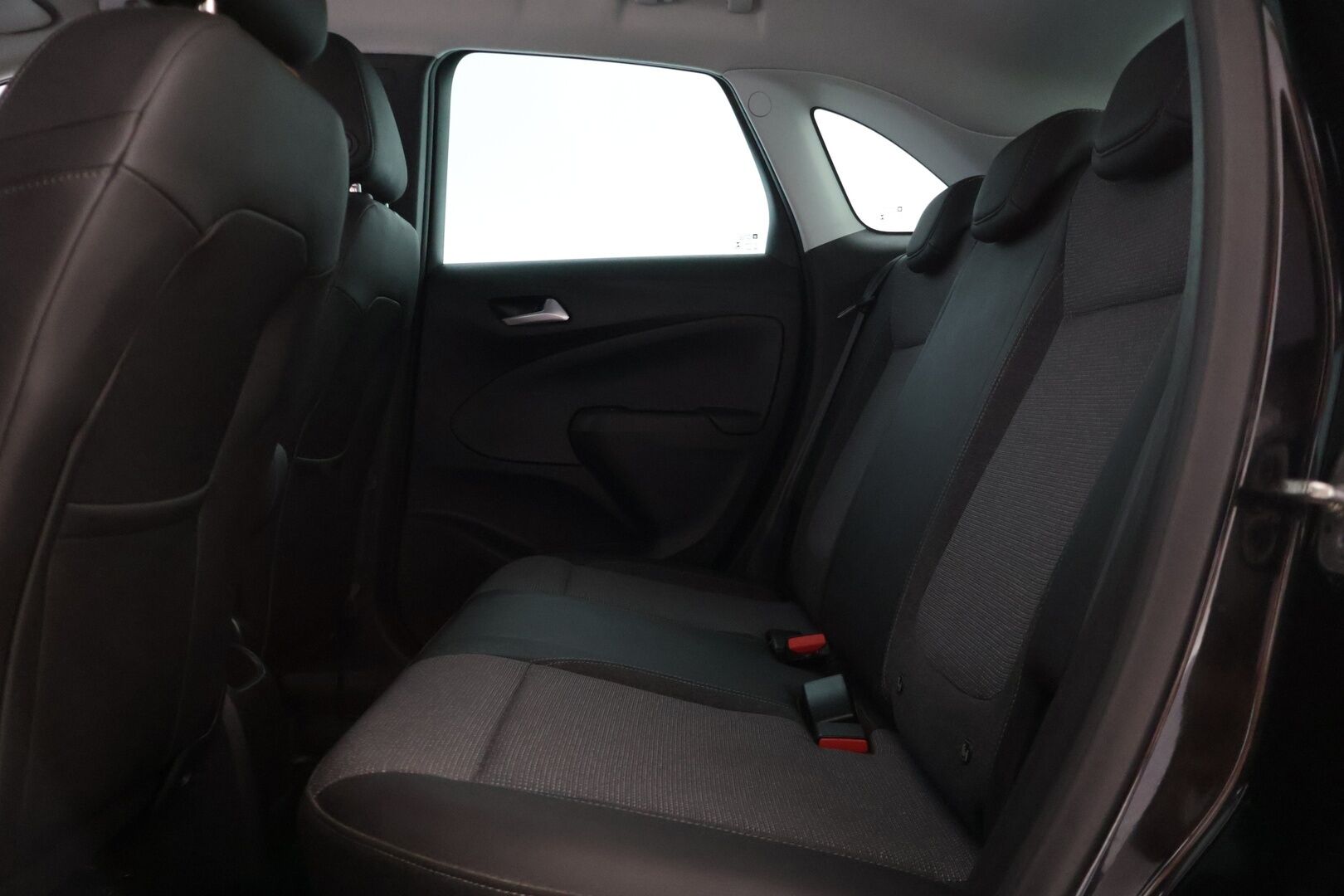 Opel Crossland 2021 Innovation Plus 130 Turbo A - | Vakionopeudensäädin | 360-kamera | BLIS | Peruutuskamera | Tutkat edessä ja takana | Navi | Lämmitetty ratti | Lohkolämmitin sisäpistokkeella | Jakopää tehty |