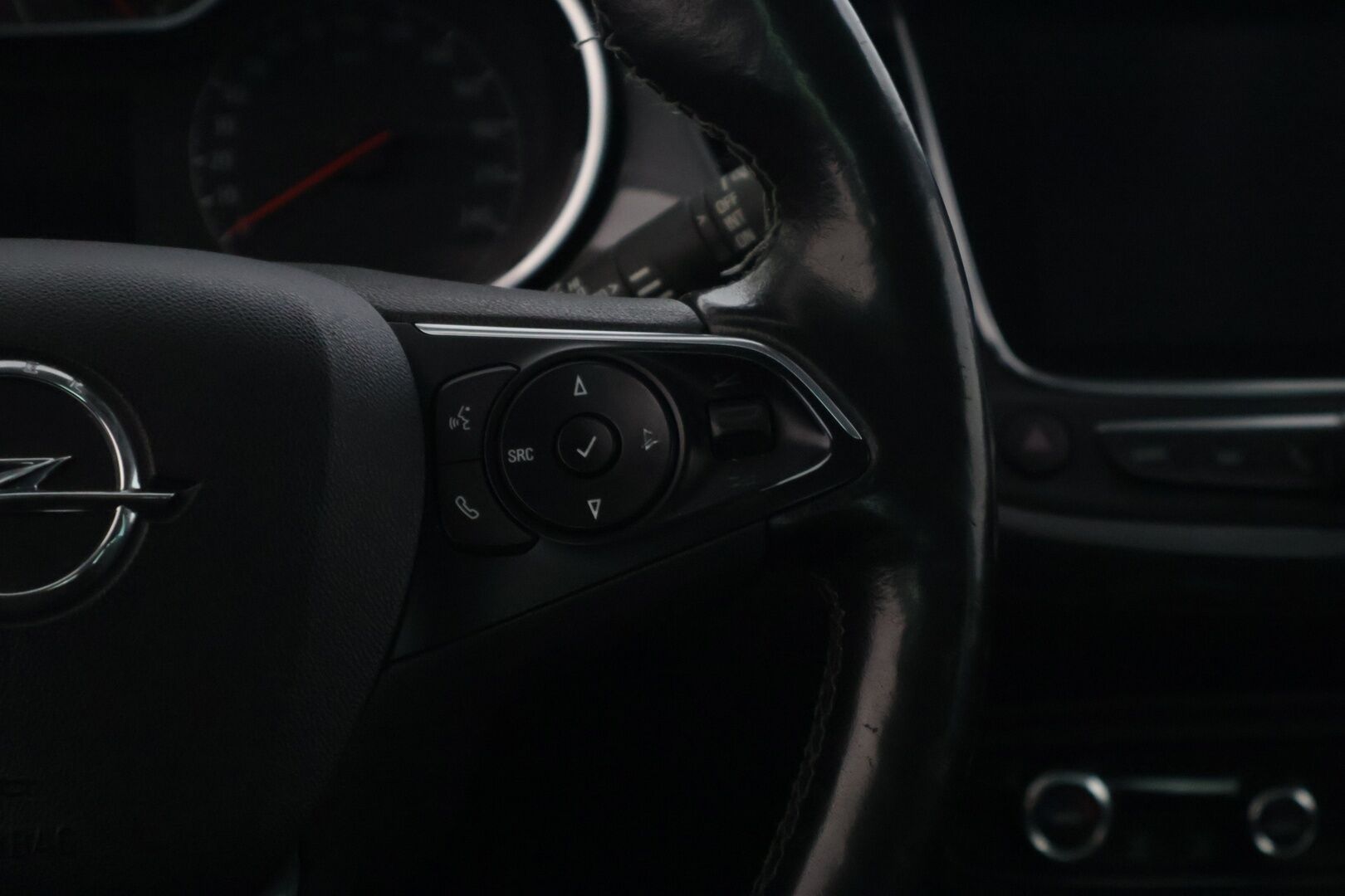Opel Crossland 2021 Innovation Plus 130 Turbo A - | Vakionopeudensäädin | 360-kamera | BLIS | Peruutuskamera | Tutkat edessä ja takana | Navi | Lämmitetty ratti | Lohkolämmitin sisäpistokkeella | Jakopää tehty |