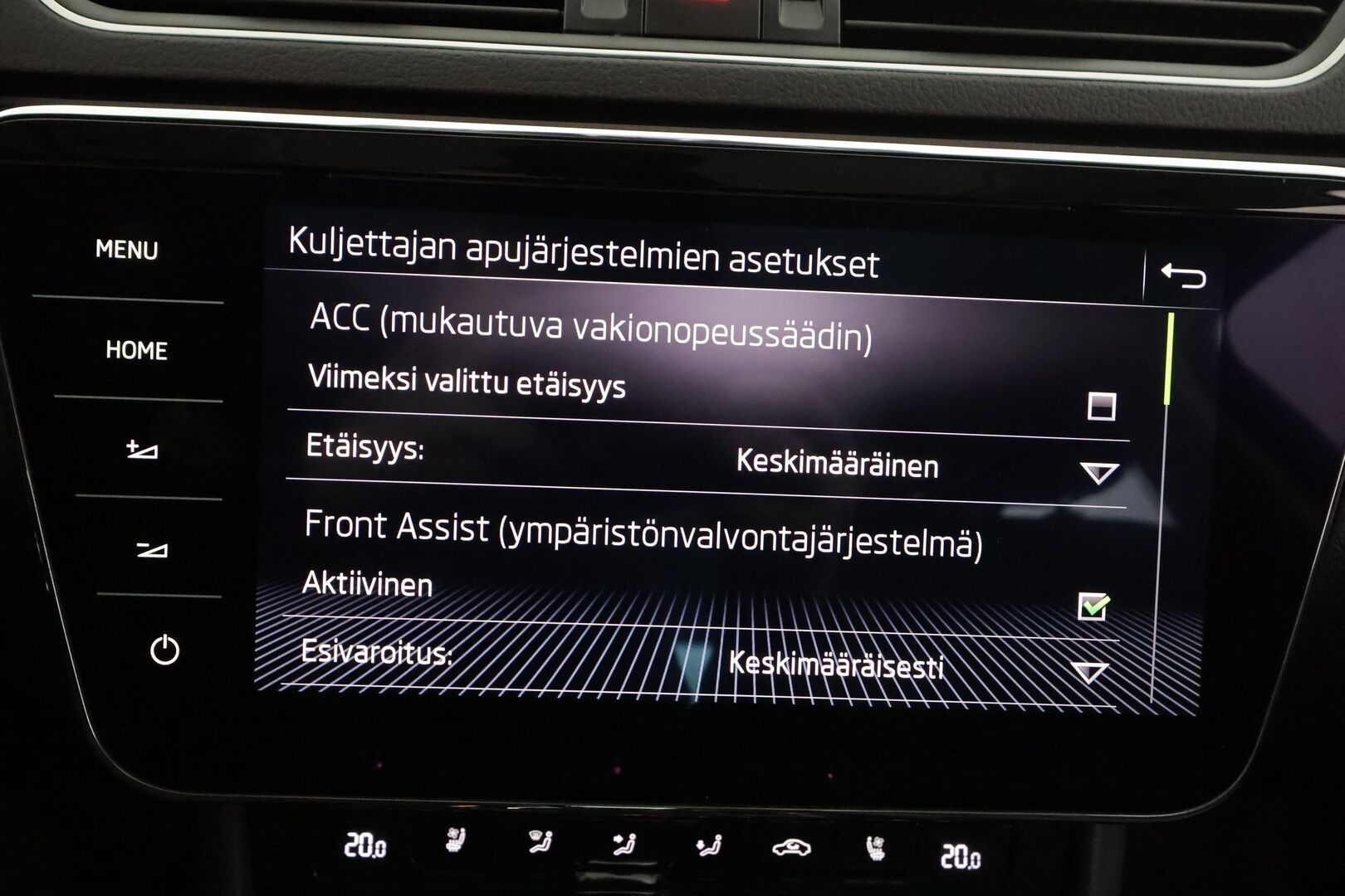 Skoda Superb 2018 Combi 2,0 TDI 190 4x4 L&K DSG Autom. - | ACC | Webasto | Koukku | Hierova muistipenkki | Canton | Ilmastoidut Nahat | P.Kamera | LED | Apple&Android | Kahdet Renkaat | Merkkihuollettu |