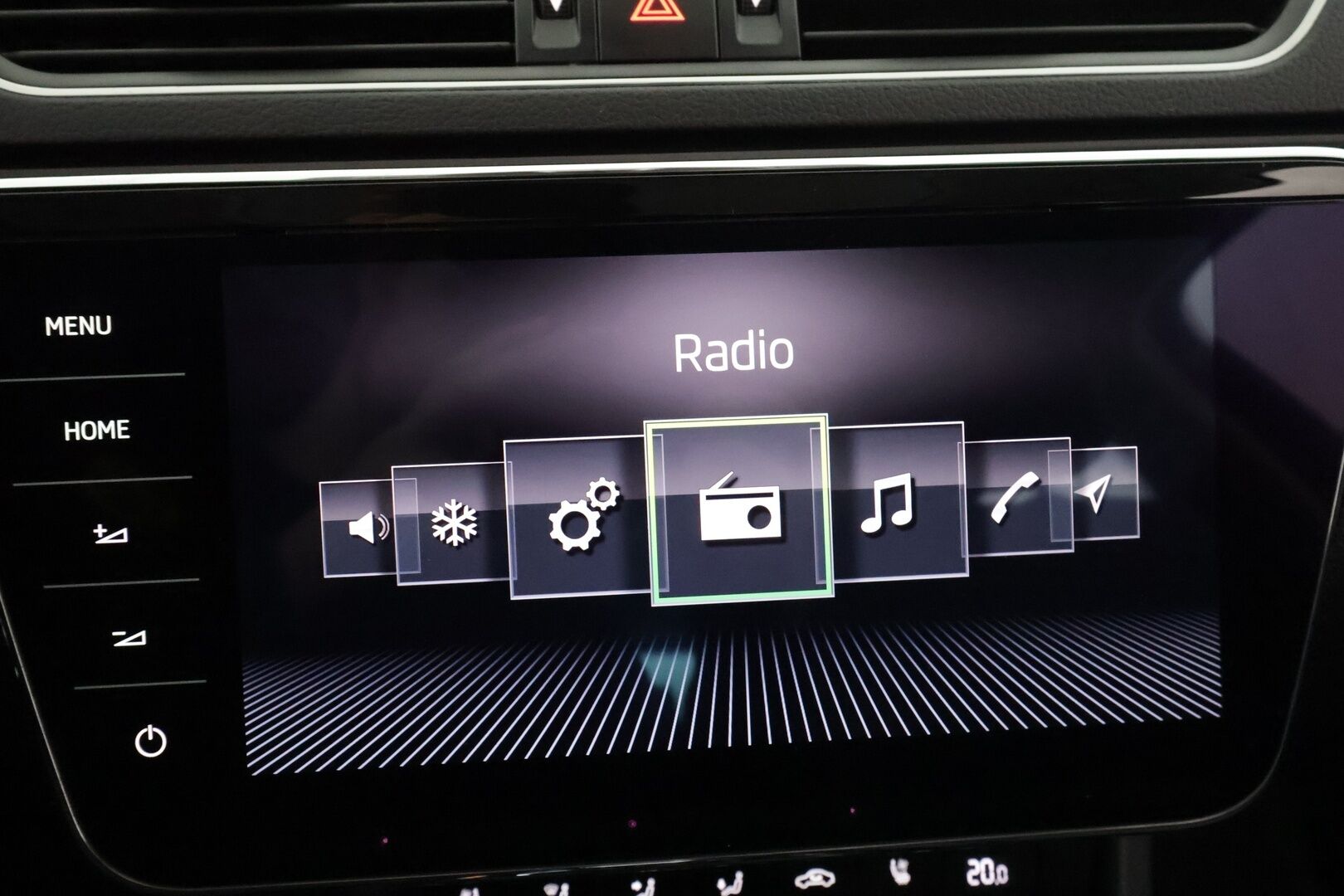 Skoda Superb 2018 Combi 2,0 TDI 190 4x4 L&K DSG Autom. - | ACC | Webasto | Koukku | Hierova muistipenkki | Canton | Ilmastoidut Nahat | P.Kamera | LED | Apple&Android | Kahdet Renkaat | Merkkihuollettu |