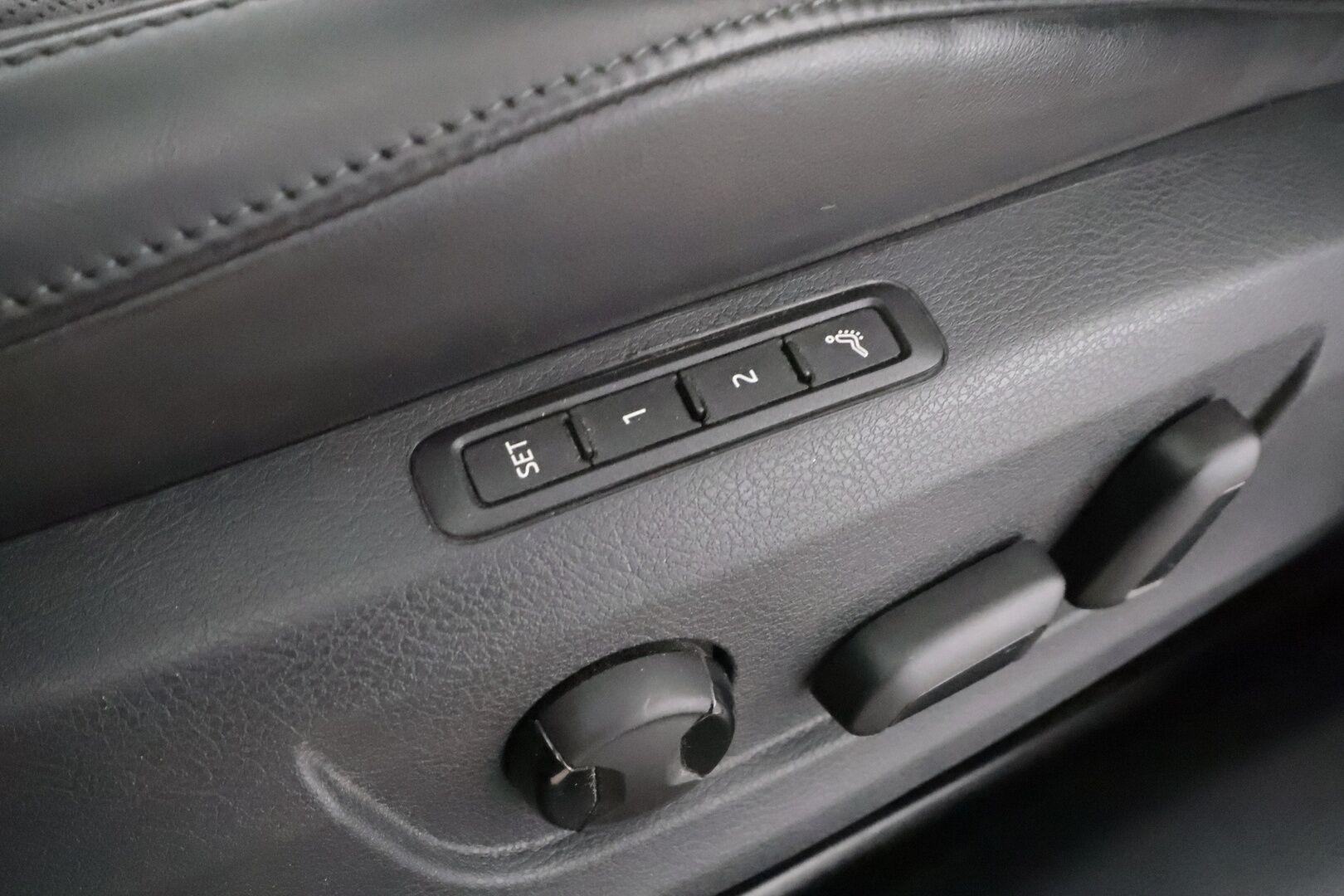 Skoda Superb 2018 Combi 2,0 TDI 190 4x4 L&K DSG Autom. - | ACC | Webasto | Koukku | Hierova muistipenkki | Canton | Ilmastoidut Nahat | P.Kamera | LED | Apple&Android | Kahdet Renkaat | Merkkihuollettu |