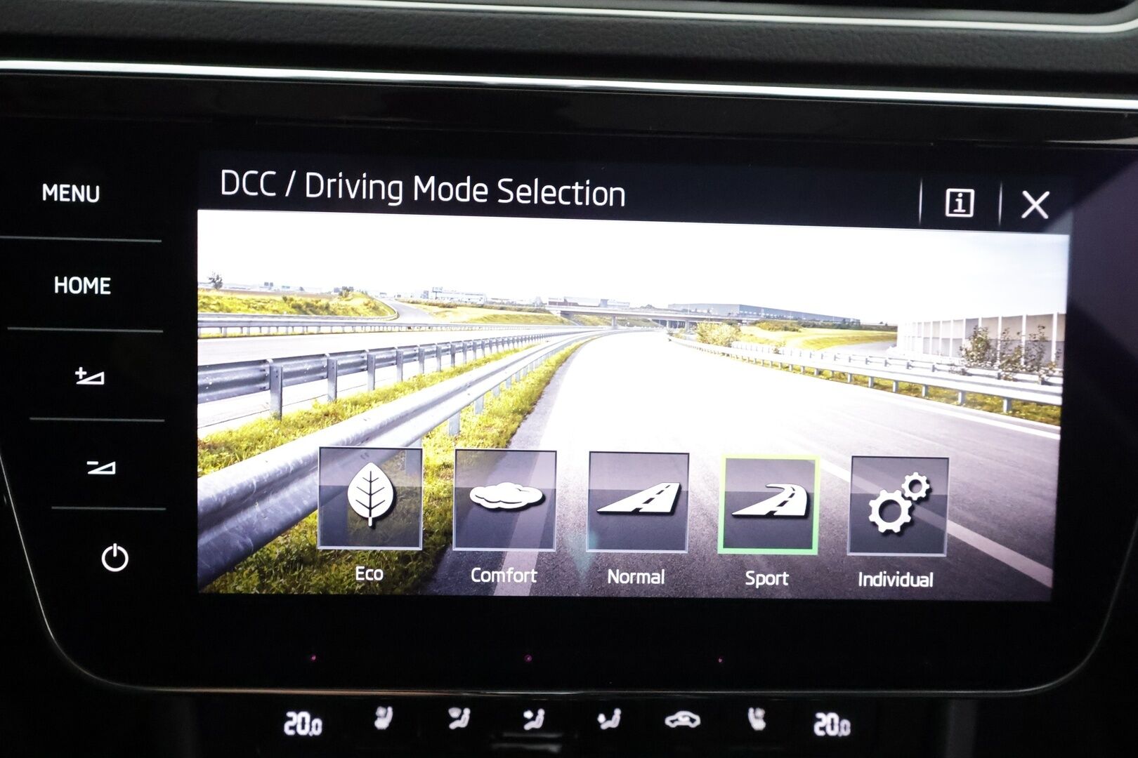 Skoda Superb 2018 Combi 2,0 TDI 190 4x4 L&K DSG Autom. - | ACC | Webasto | Koukku | Hierova muistipenkki | Canton | Ilmastoidut Nahat | P.Kamera | LED | Apple&Android | Kahdet Renkaat | Merkkihuollettu |