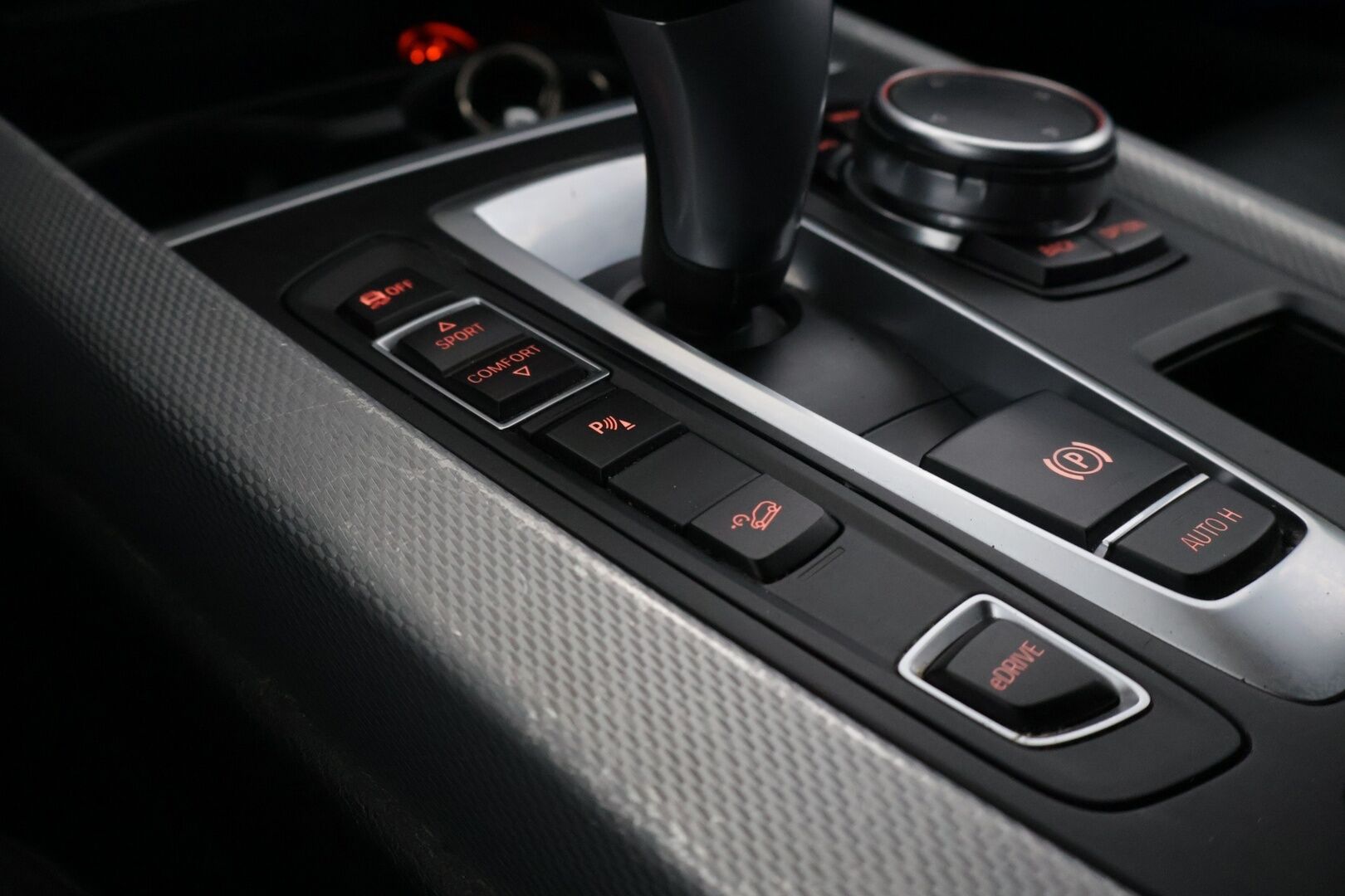 BMW X5 2016 F15 xDrive40e A M-sport *Myydään Huutokaupat.com* - *SOH 81% / Prof.Navi / Vakkari / Comfort penkit / Nahkapenkit / Keylessgo*