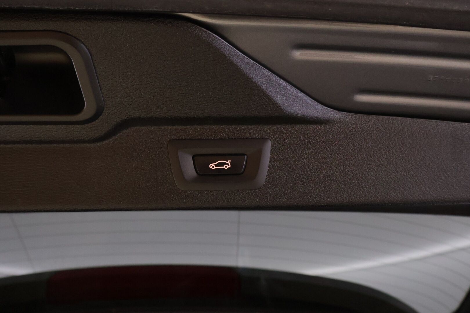 BMW X5 2016 F15 xDrive40e A M-sport *Myydään Huutokaupat.com* - *SOH 81% / Prof.Navi / Vakkari / Comfort penkit / Nahkapenkit / Keylessgo*