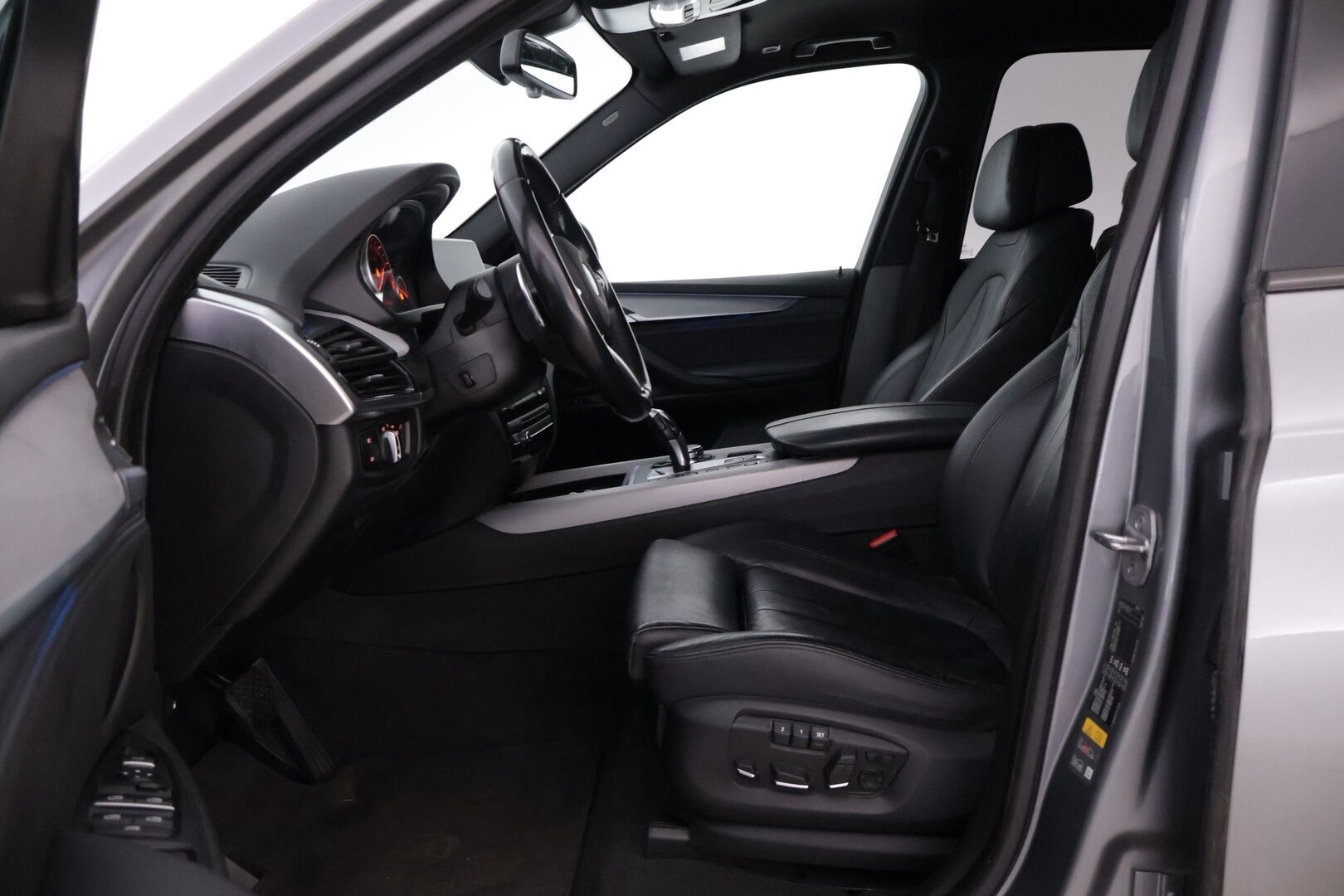 BMW X5 2016 F15 xDrive40e A M-sport YritysOutlet - Myydään vain yrityksille - *SOH 81% / Prof.Navi / Vakkari / Comfort penkit / Nahkapenkit / Keylessgo*