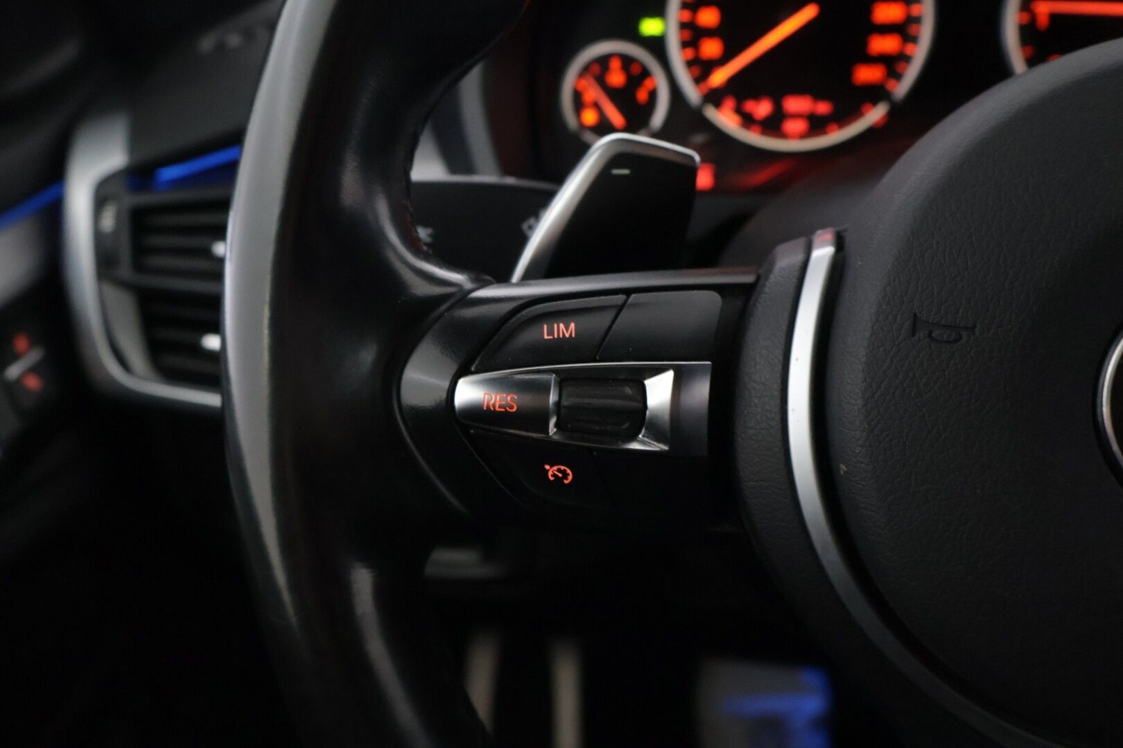 BMW X5 2016 F15 xDrive40e A M-sport YritysOutlet - Myydään vain yrityksille - *SOH 81% / Prof.Navi / Vakkari / Comfort penkit / Nahkapenkit / Keylessgo*