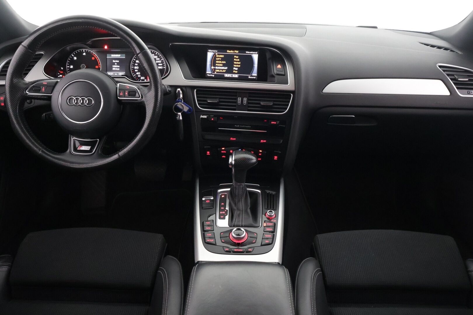 Audi A4 2014 Avant Business Sport 3,0 TDI 150kW S-Line */ Vakkari / Navi / Sport-penkit / Huoltokirja / 2x renkaat /* - *MYYDÄÄN HUUTOKAUPAT.COM*