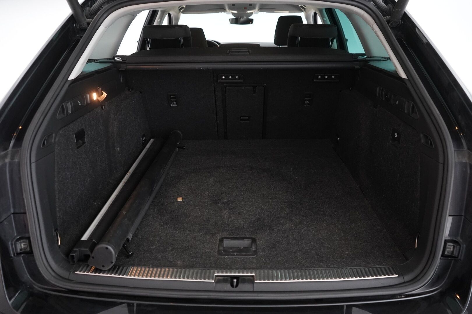 SKODA SUPERB 2018 2.0 TDI Combi 150 Style DSG Autom. *Adapt.Vakkari / Sähköluukku / Muistipenkit / Navi / Apple&Android* - *Uudella näytöllä! / Juuri tullut*