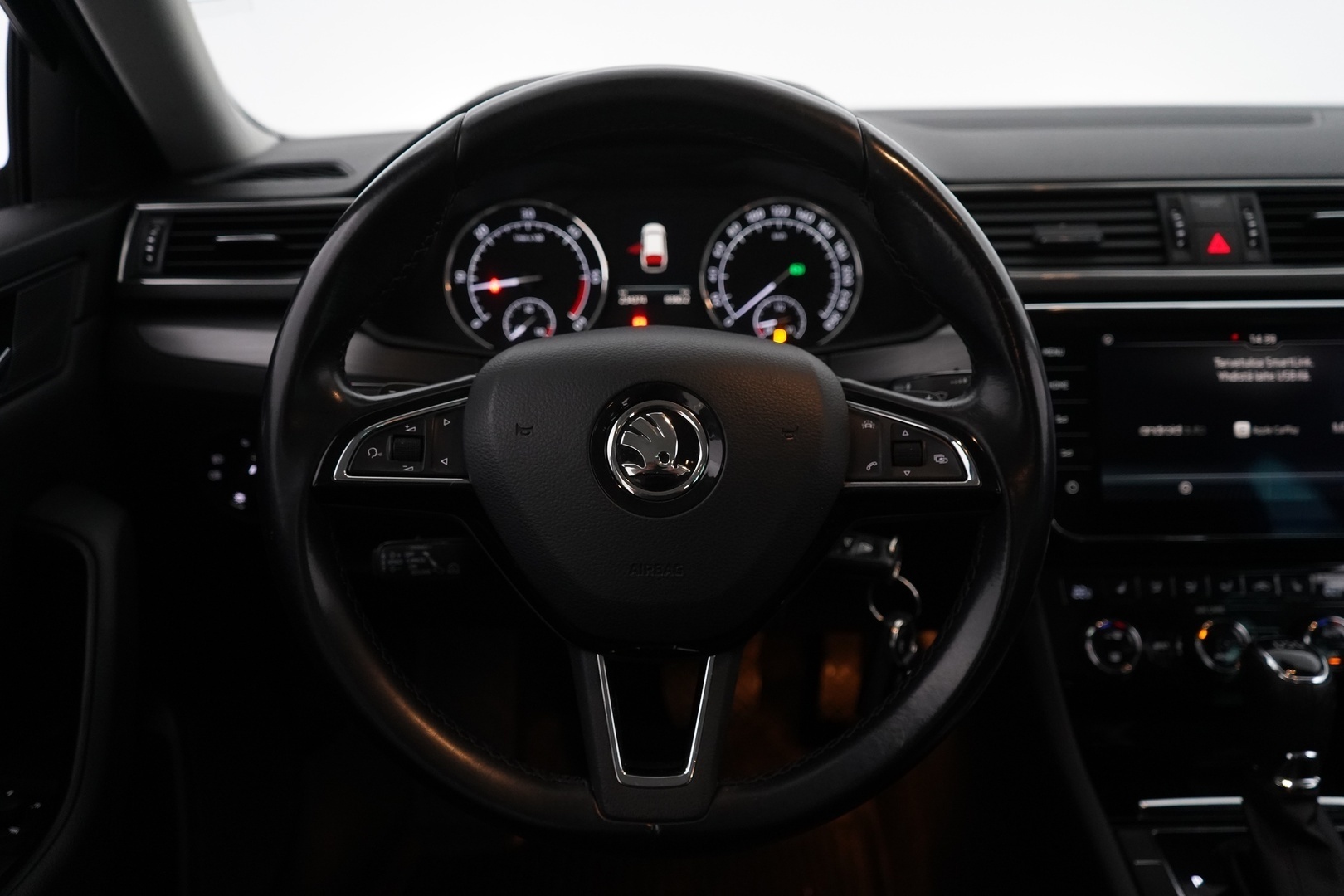 SKODA SUPERB 2018 2.0 TDI Combi 150 Style DSG Autom. *Adapt.Vakkari / Sähköluukku / Muistipenkit / Navi / Apple&Android* - *Uudella näytöllä! / Juuri tullut* - HULLUT AVAJAISHULINAT KORKOTARJOUS 3,29 %