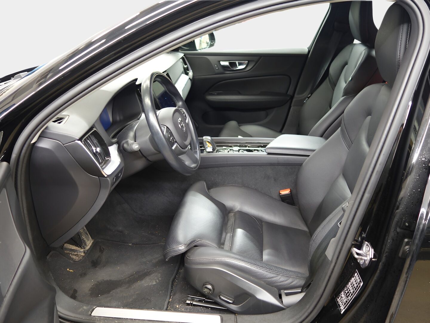 Volvo V60 2022 B3 MHEV Business Edition aut - HULLU BLACKWEEK KORKOTARJOUS 2,49%