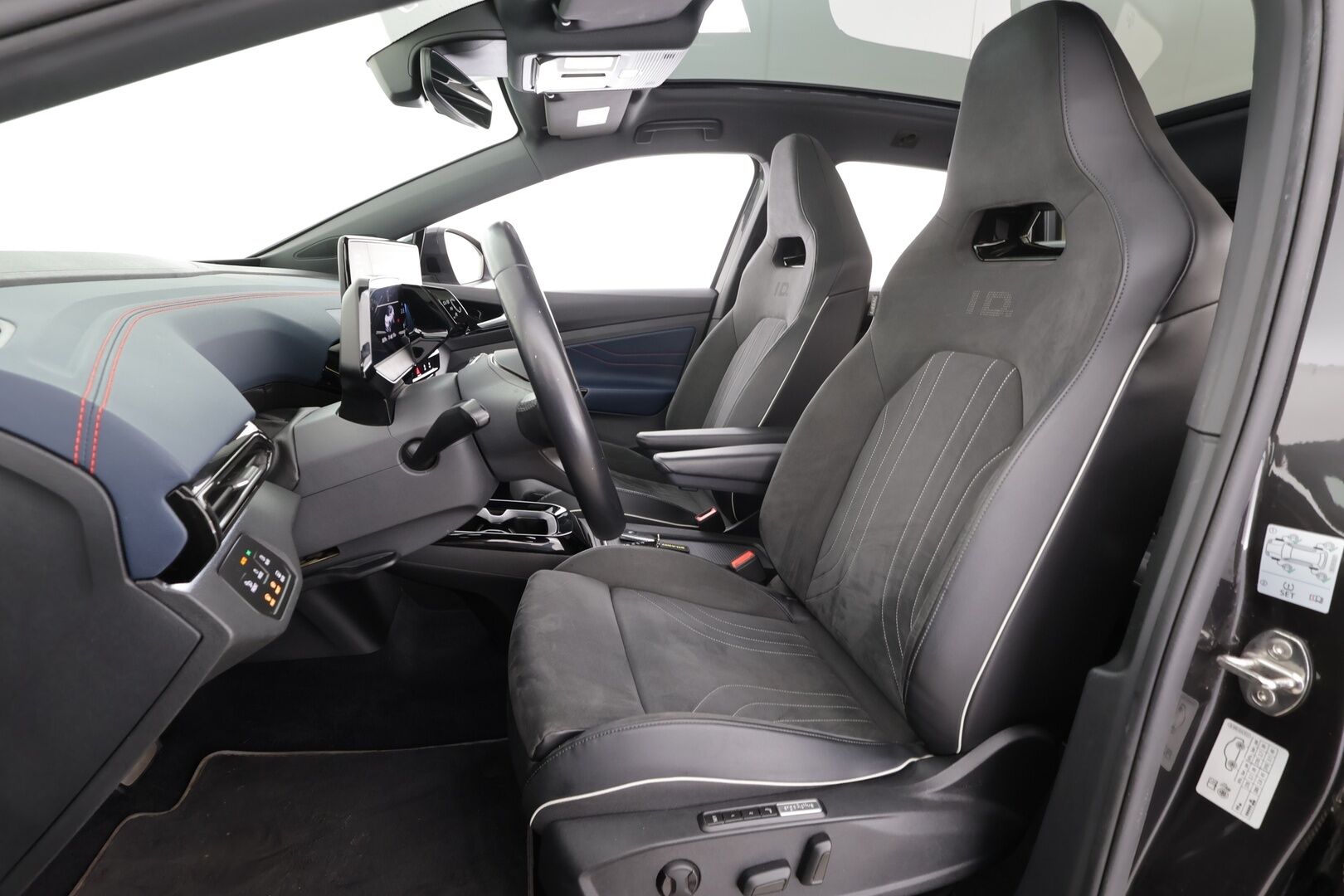 Volkswagen ID.4 2022 GTX Dual Motor AWD Business Max,akku 77 kWh * ACC / HUD / 360° / ILP / Lasikatto / IQ.Light / Muistipenkit hieronnalla * - 1.Om Suomi-auto / Kahdet renkaat aluvanteilla