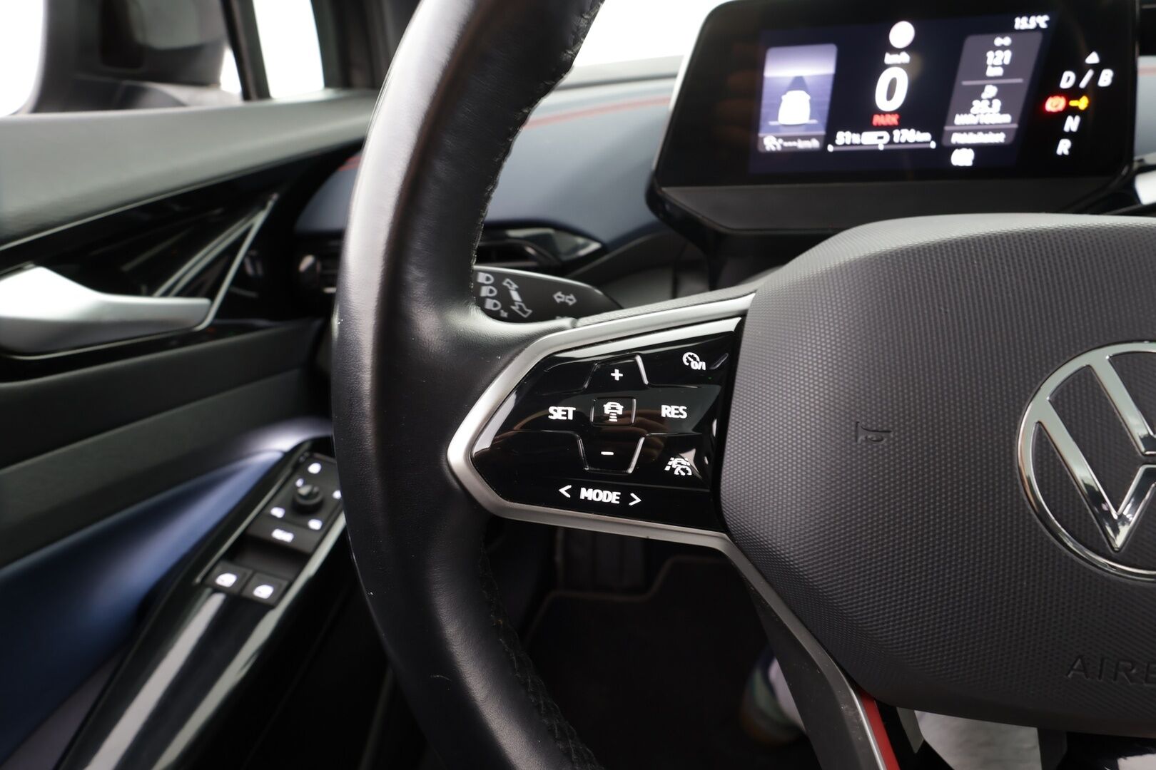 Volkswagen ID.4 2022 GTX Dual Motor AWD Business Max,akku 77 kWh * ACC / HUD / 360° / ILP / Lasikatto / IQ.Light / Muistipenkit hieronnalla * - 1.Om Suomi-auto / Kahdet renkaat aluvanteilla