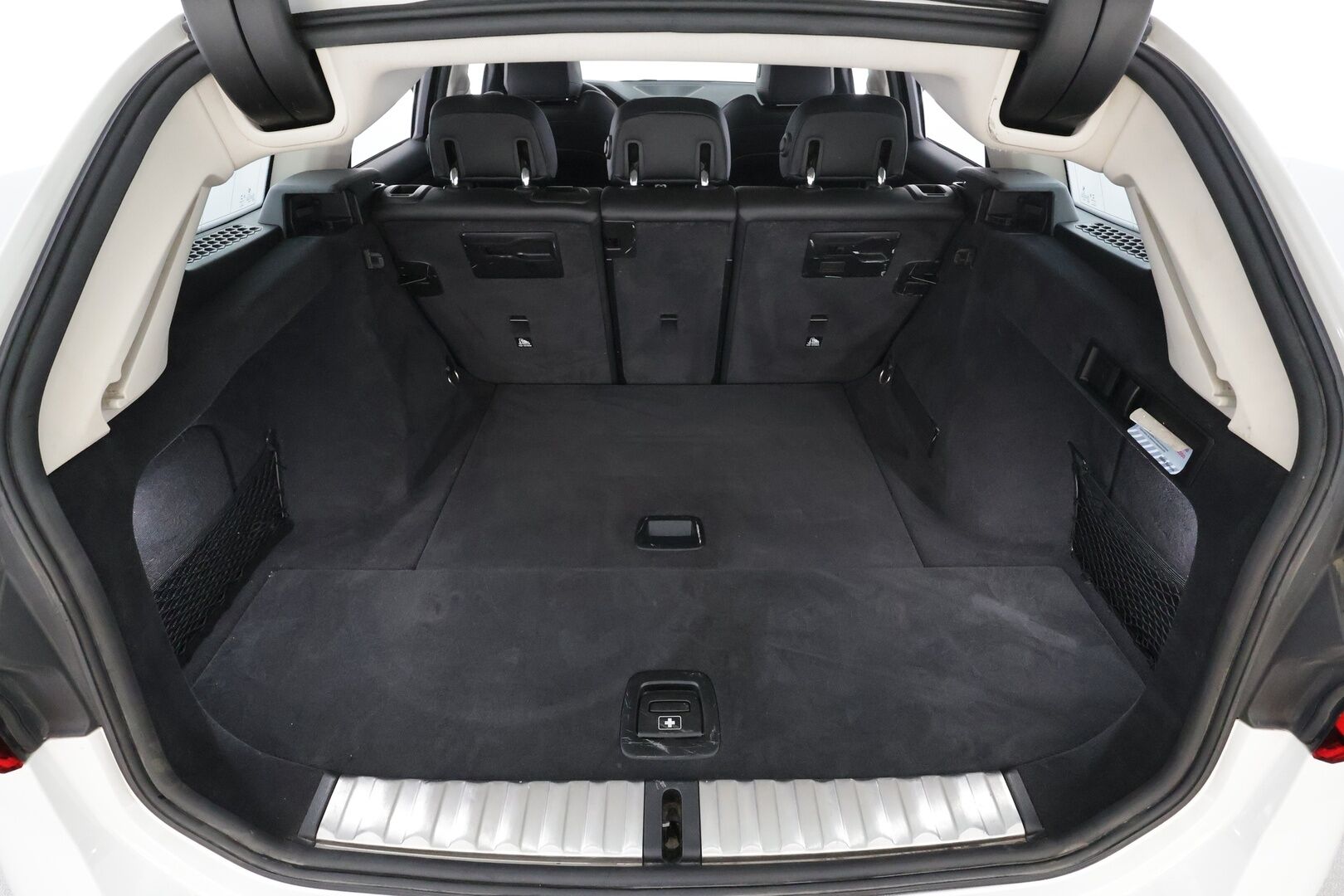 BMW 320 2022 G21 Touring 320d A xDrive Business MHEV * ACC / Sporttinahat / Hifi / LED / Comfort access / P:tutkat * - 1.Om Suomi-auto / Kahdet renkaat / Merkkihuollettu