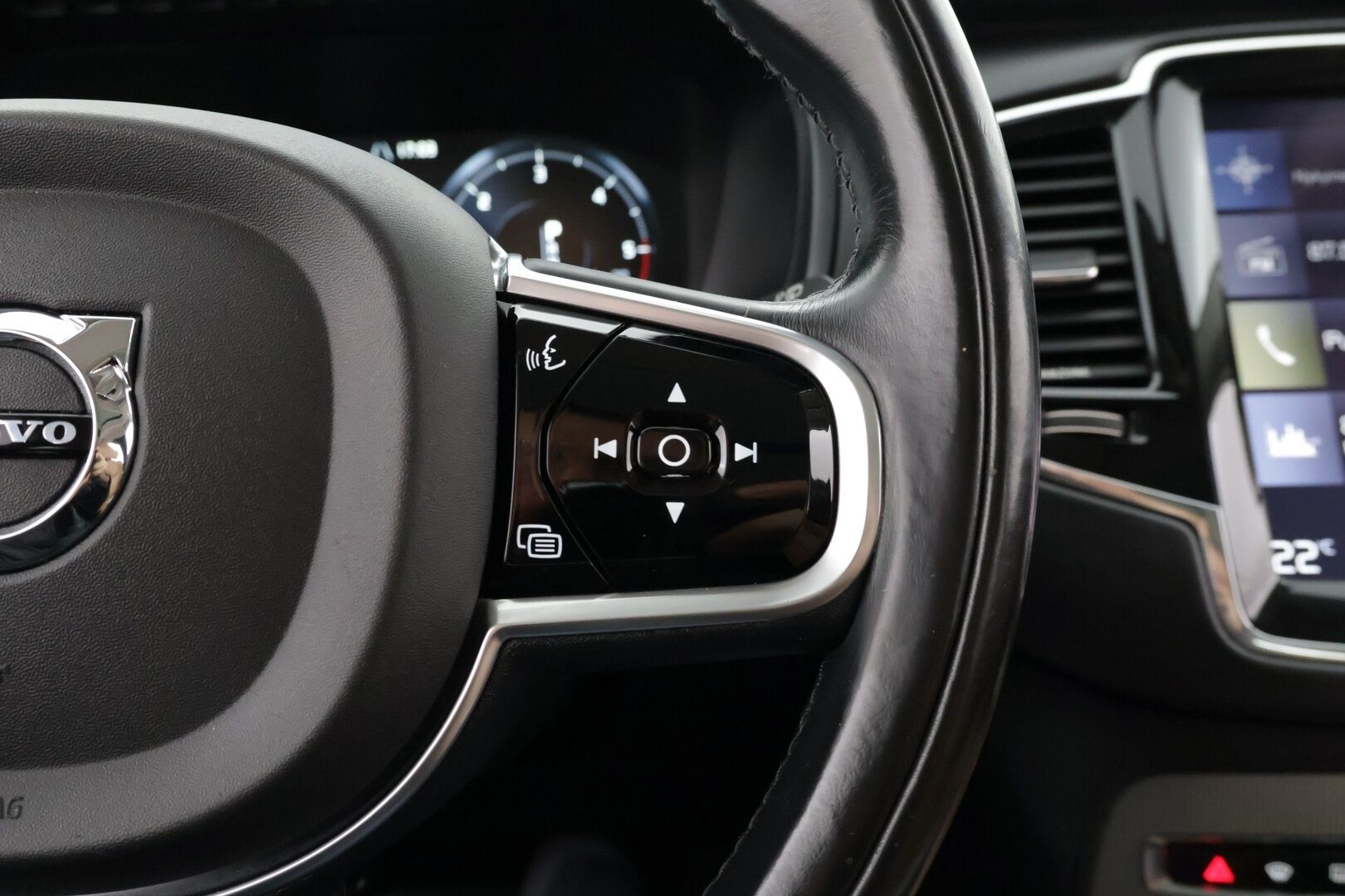 Volvo XC90 2016 D5 AWD Inscription Aut * ACC / Webasto / B&W / 360°-kamera / Panorama / HUD / Ilmastoidut muistinahat / Vetokoukku * - Ilma-alusta / Keyless / BLISS - HULLUT AVAJAISHULINAT KORKOTARJOUS 3,29 %