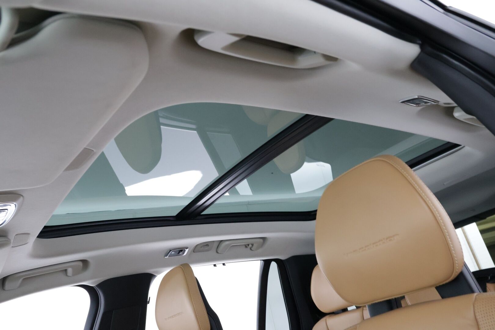 Volvo XC90 2016 D5 AWD Inscription Aut * ACC / Webasto / B&W / 360°-kamera / Panorama / HUD / Ilmastoidut muistinahat / Vetokoukku * - Ilma-alusta / Keyless / BLISS - HULLUT AVAJAISHULINAT KORKOTARJOUS 3,29 %