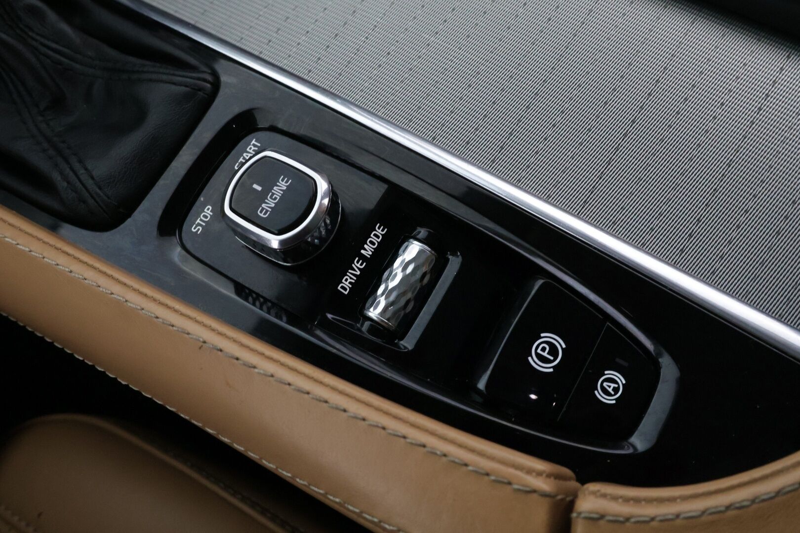 Volvo XC90 2016 D5 AWD Inscription Aut *Webasto / Panorama / HUD / Blis / B&W / Keyless / Ilmastoidut muistinahat*