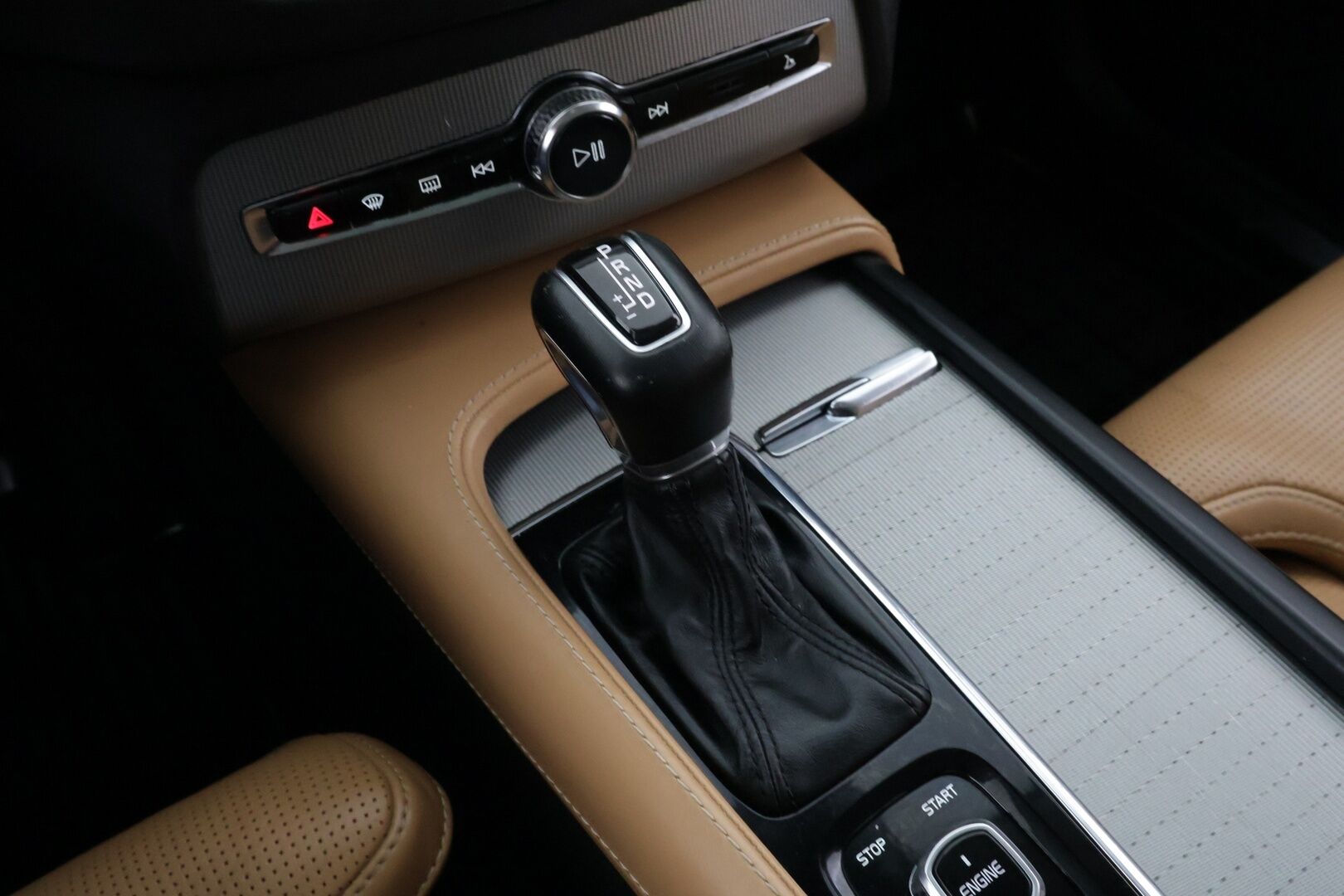 Volvo XC90 2016 D5 AWD Inscription Aut * ACC / Webasto / B&W / 360°-kamera / Panorama / HUD / Ilmastoidut muistinahat / Vetokoukku * - Ilma-alusta / Keyless / BLISS - HULLUT AVAJAISHULINAT KORKOTARJOUS 3,29 %