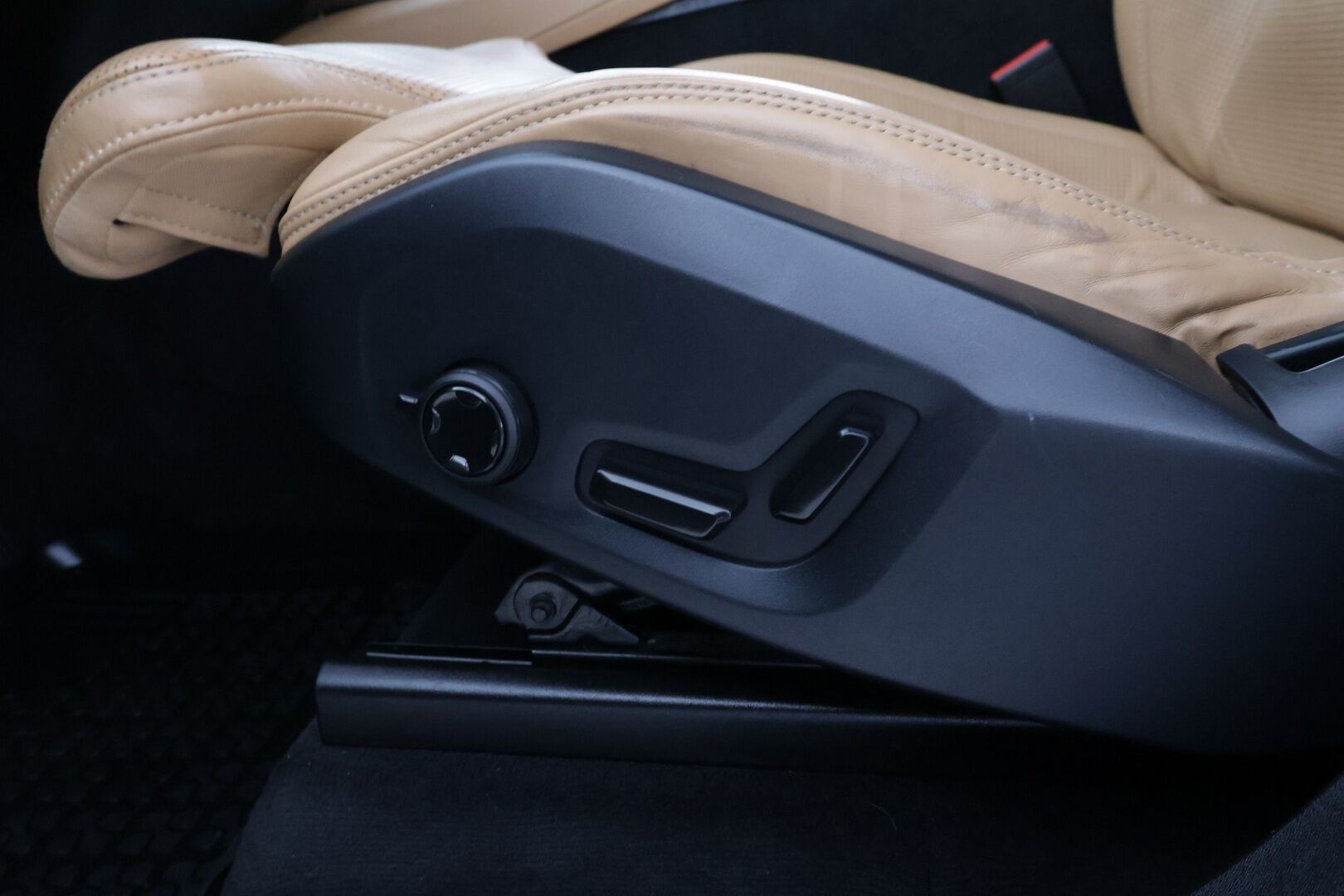 Volvo XC90 2016 D5 AWD Inscription Aut * ACC / Webasto / B&W / 360°-kamera / Panorama / HUD / Ilmastoidut muistinahat / Vetokoukku * - Ilma-alusta / Keyless / BLISS - HULLUT AVAJAISHULINAT KORKOTARJOUS 3,29 %