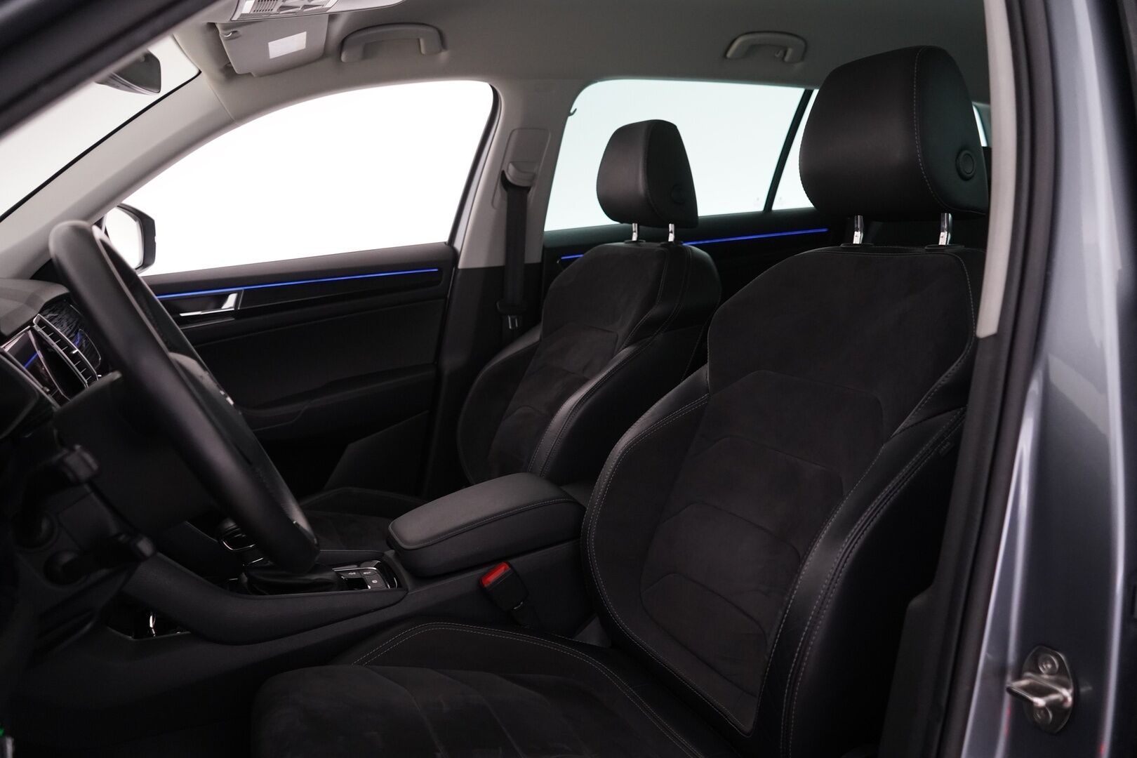 SKODA KODIAQ 2018 2.0 TSI 4x4 Style DSG aut. *ACC / Kamera / Koukku / Webasto* - Juuri huollettu / Kahdet renkaat ja vanteet 