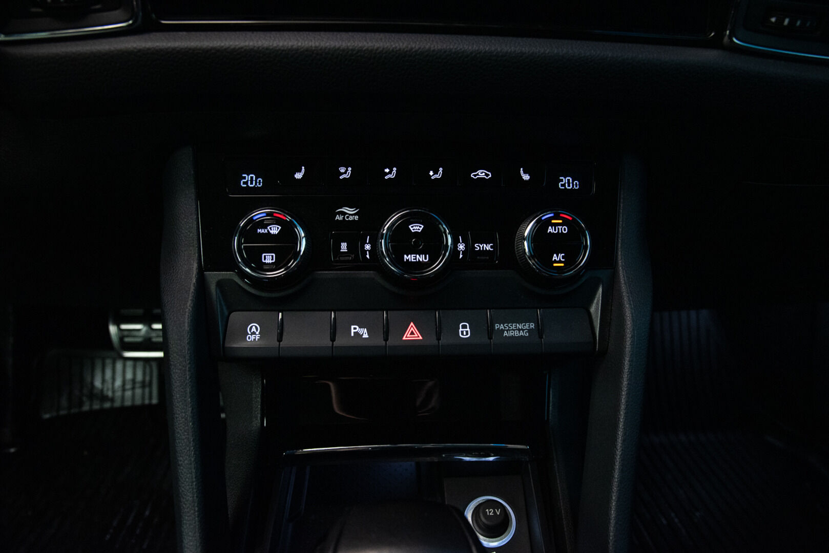 SKODA KODIAQ 2018 2.0 TSI 4x4 Style DSG aut. *ACC / Kamera / Koukku / Webasto* - Tulossa myyntiin! / Juuri huollettu / Kahdet renkaat ja vanteet 