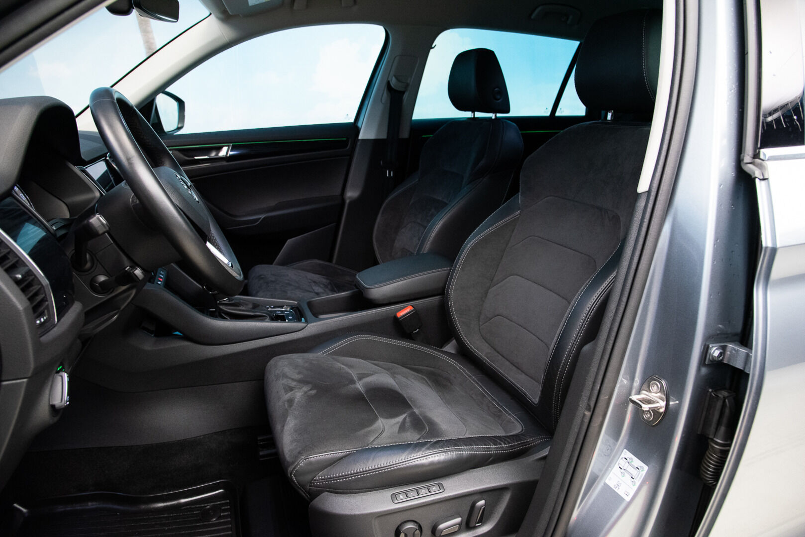 SKODA KODIAQ 2018 2.0 TSI 4x4 Style DSG aut. *ACC / Kamera / Koukku / Webasto* - Tulossa myyntiin! / Juuri huollettu / Kahdet renkaat ja vanteet 